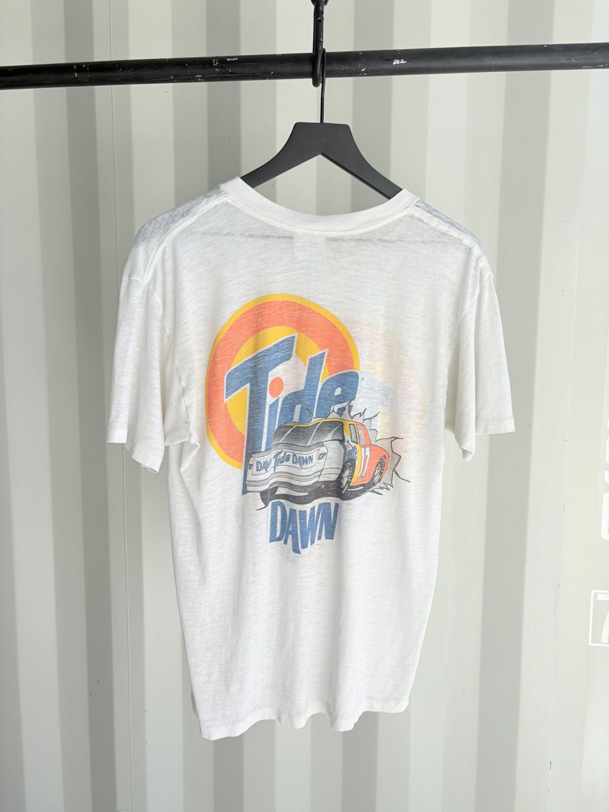 Vintage Thrashed Tide Faded Distressed Shirt Grunge Band paper thin Size US XL / EU 56 / 4 - 3 Thumbnail