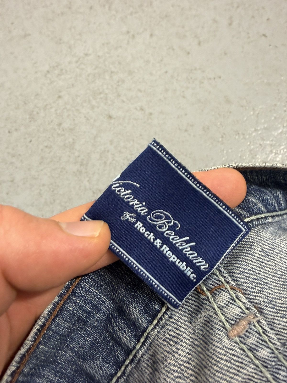 Victoria Beckham Victoria Beckham For Rock & Republic Embroidered Logo Jeans Size 27" / US 4 / IT 40 - 16 Thumbnail