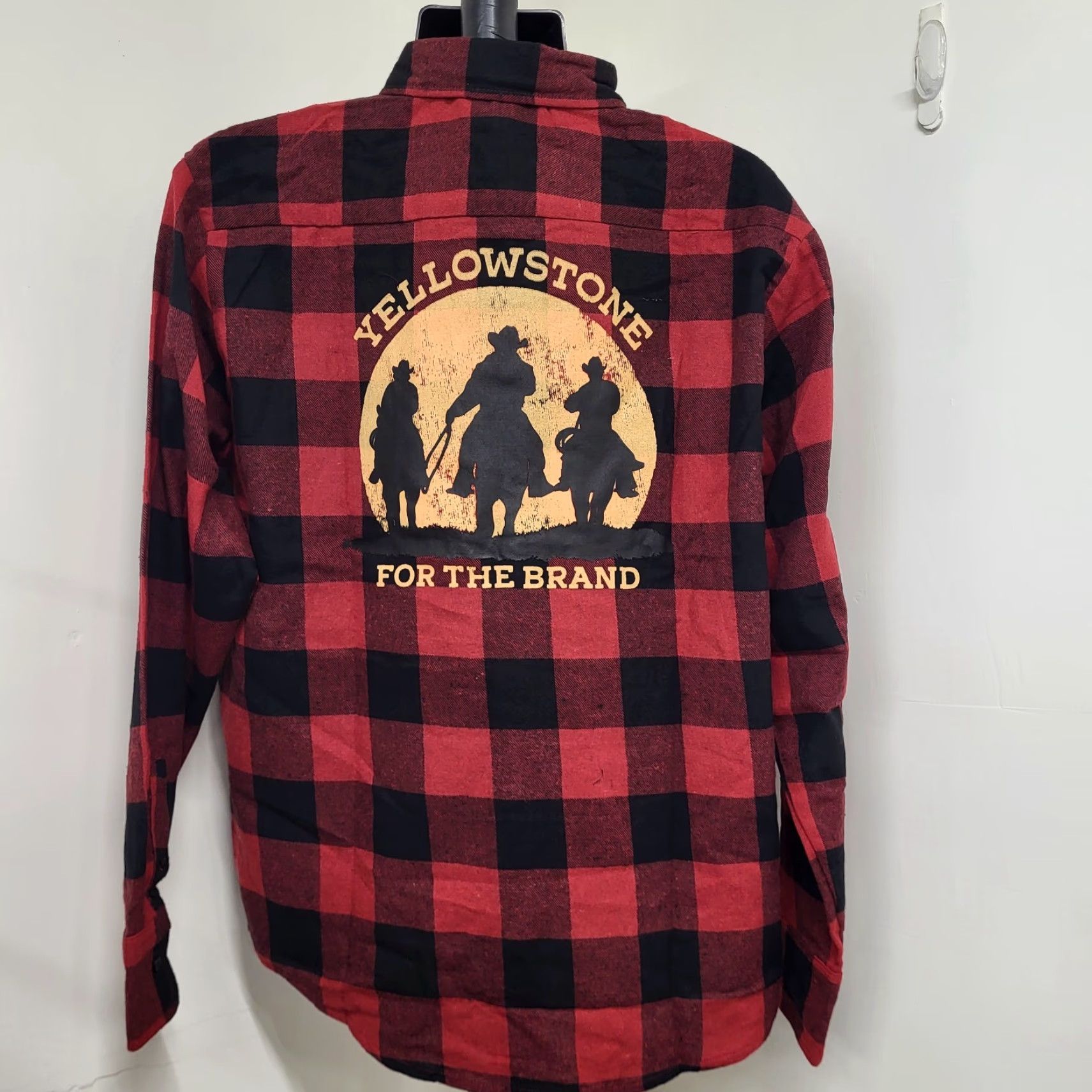 Vintage Yellowstone Shirt Mens Size 2XLarge Red & Black Flannel Long Sleeve Dutton Ranch Size US XXL / EU 58 / 5 - 2 Thumbnail