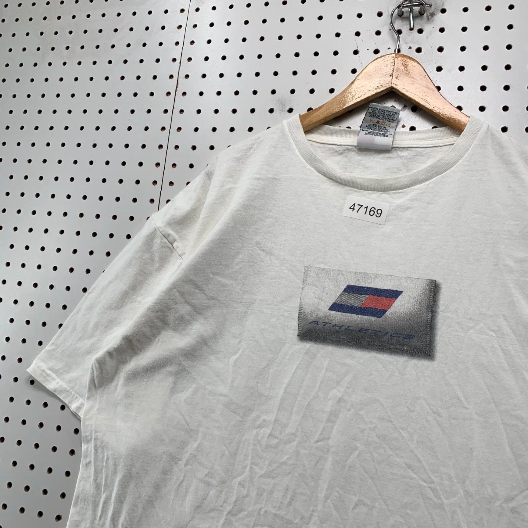 Tommy Hilfiger VINTAGE Tommy Hilfiger T Shirt Mens 2XL White Tommy Flag Graphic Y2K Tommy Hilfiger Tommy Jeans Shirt Mens 2XL White Graphic Print Size US XXL / EU 58 / 5 - 5 Thumbnail