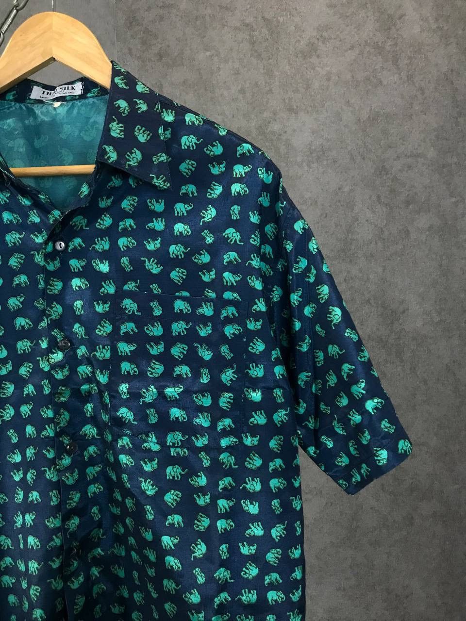 Vintage Thai Silk elephant monogram vintage crazy Hawaiian shirt Size US XL / EU 56 / 4 - 2 Thumbnail