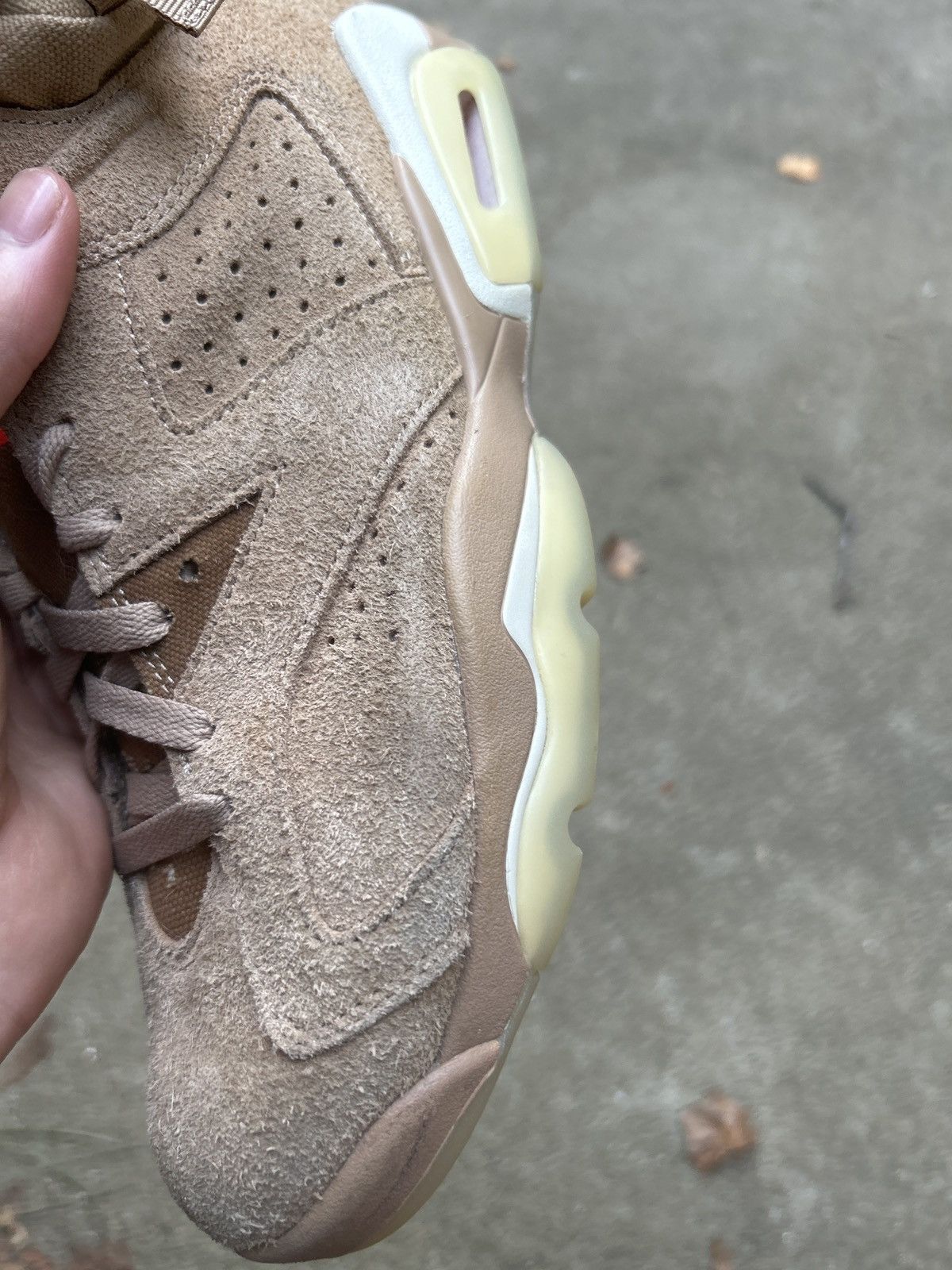 Jordan Brand × Nike × Travis Scott Jordan 6 Retro x Travis Scott Mid British Khaki - Size 9 Size US 9 / EU 42 - 10 Thumbnail