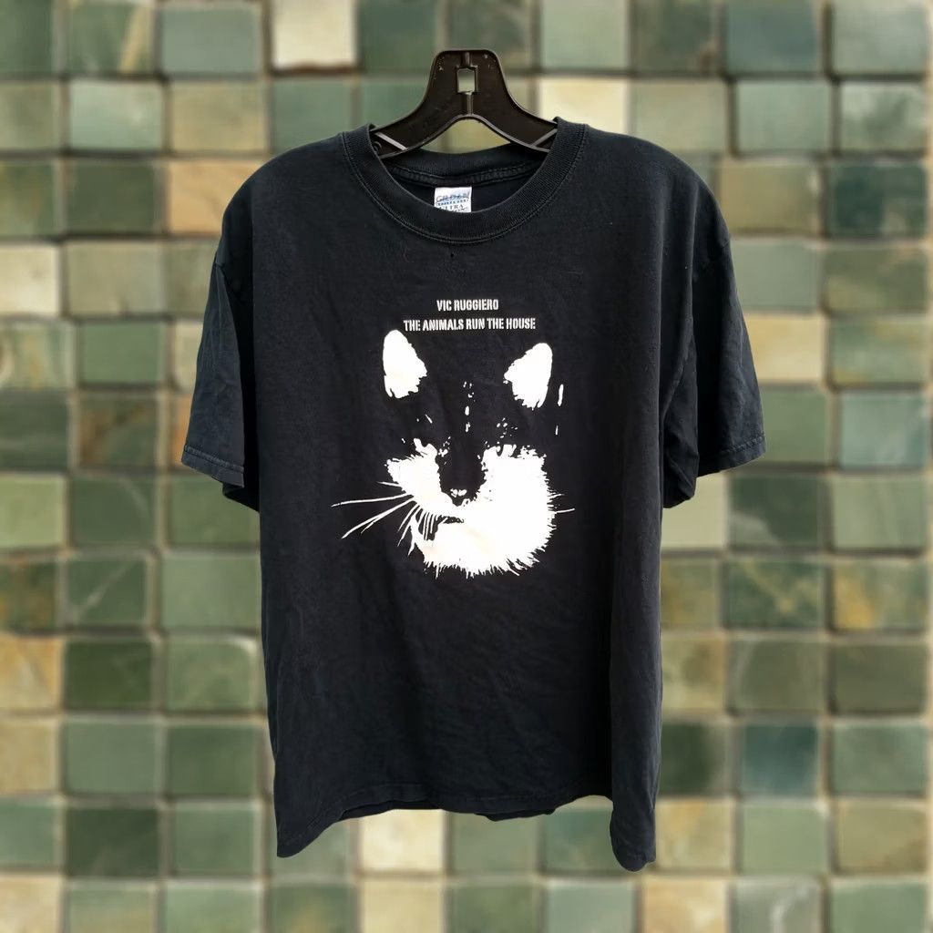 Gildan VINTAGE BIC RUGGIERO THE ANIMALS RUN THE HOUSE SHIRT MEDIUM Black Unisex Adults T-Shirt 90s Mens Womens Size US M / EU 48-50 / 2 - 1 Thumbnail