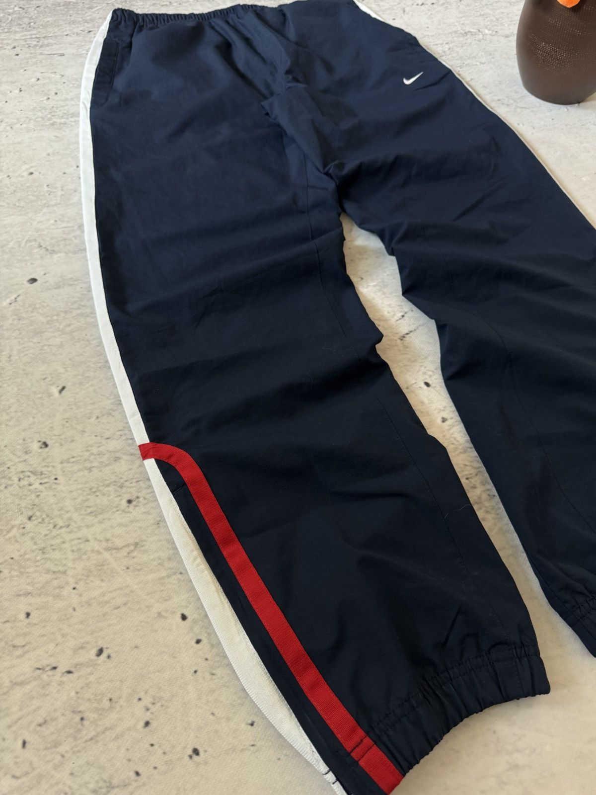 Nike × Vintage NIKE NYLON VINTAGE Y2K OVERSIZE BAGGY FIT PANTS SWEATPANTS Size US 32 / EU 48 - 2 Thumbnail