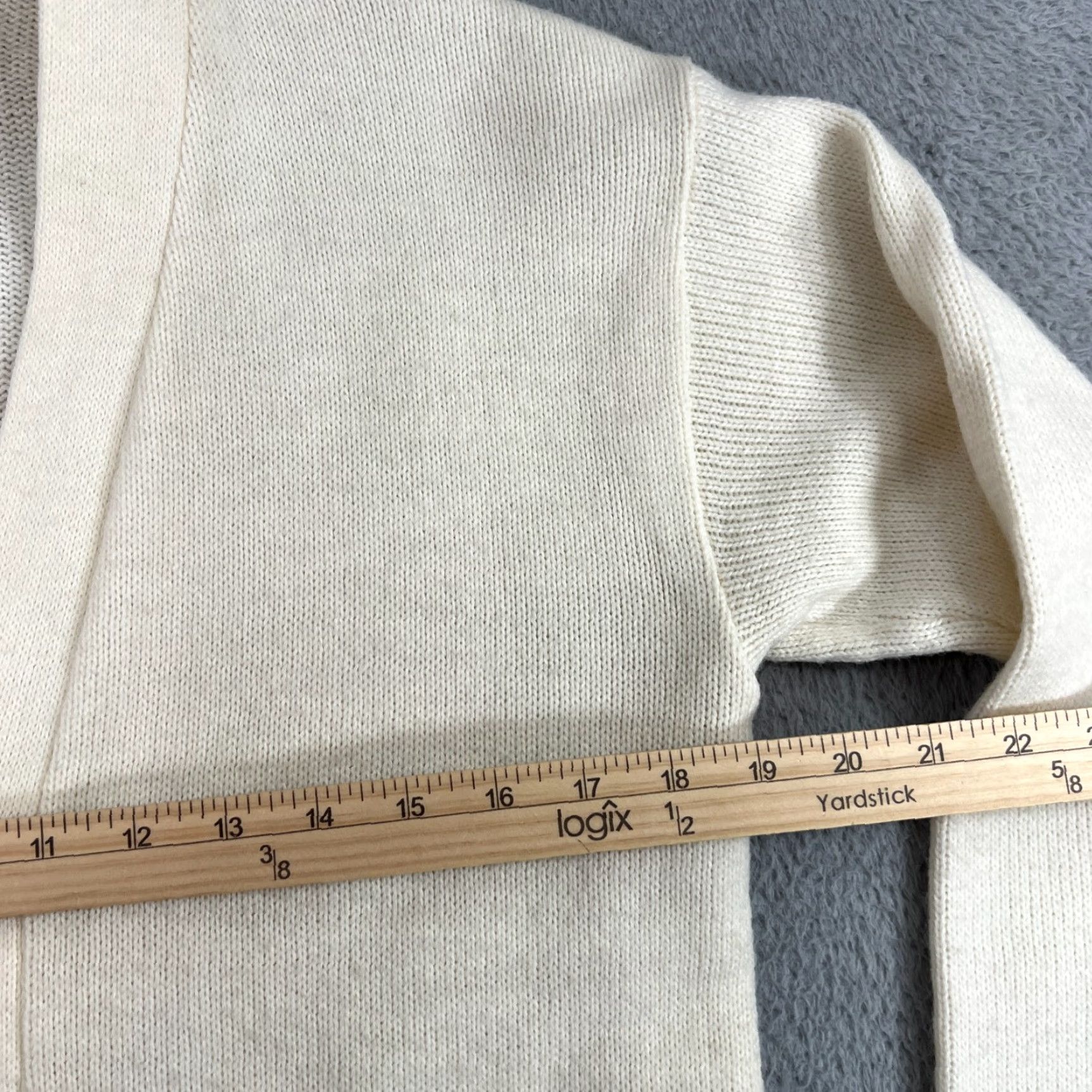 Vintage VINTAGE Athletic Knitwear Cardigan Sweater Women's Small White 80s Preppy Button Down V-Neck Knitwear Pockets Size S / US 4 / IT 40 - 7 Thumbnail
