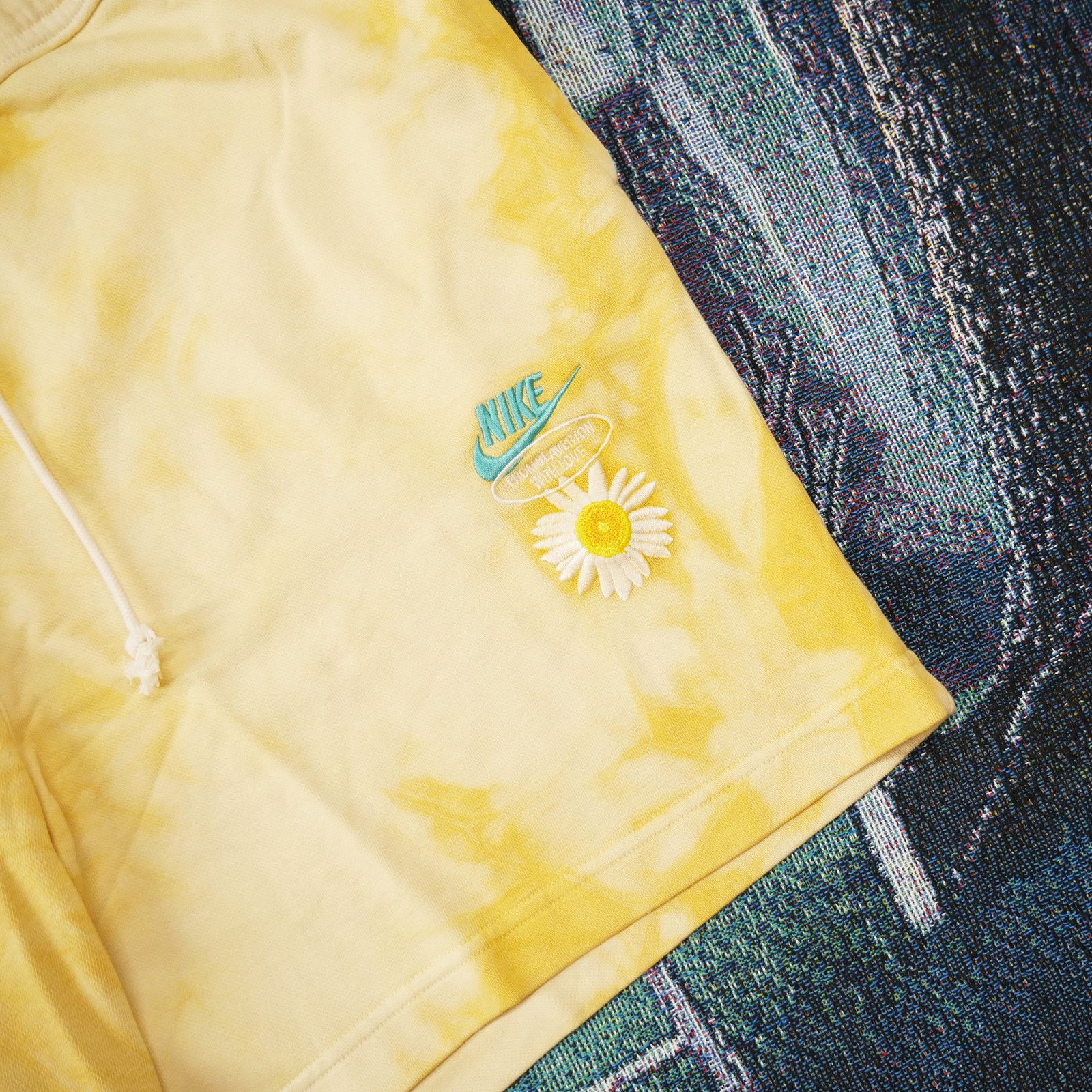 Nike Nike French Terry Shorts Daisy Tie Dye Sweat Shorts Size XL Size US 38 / EU 54 - 1 Thumbnail