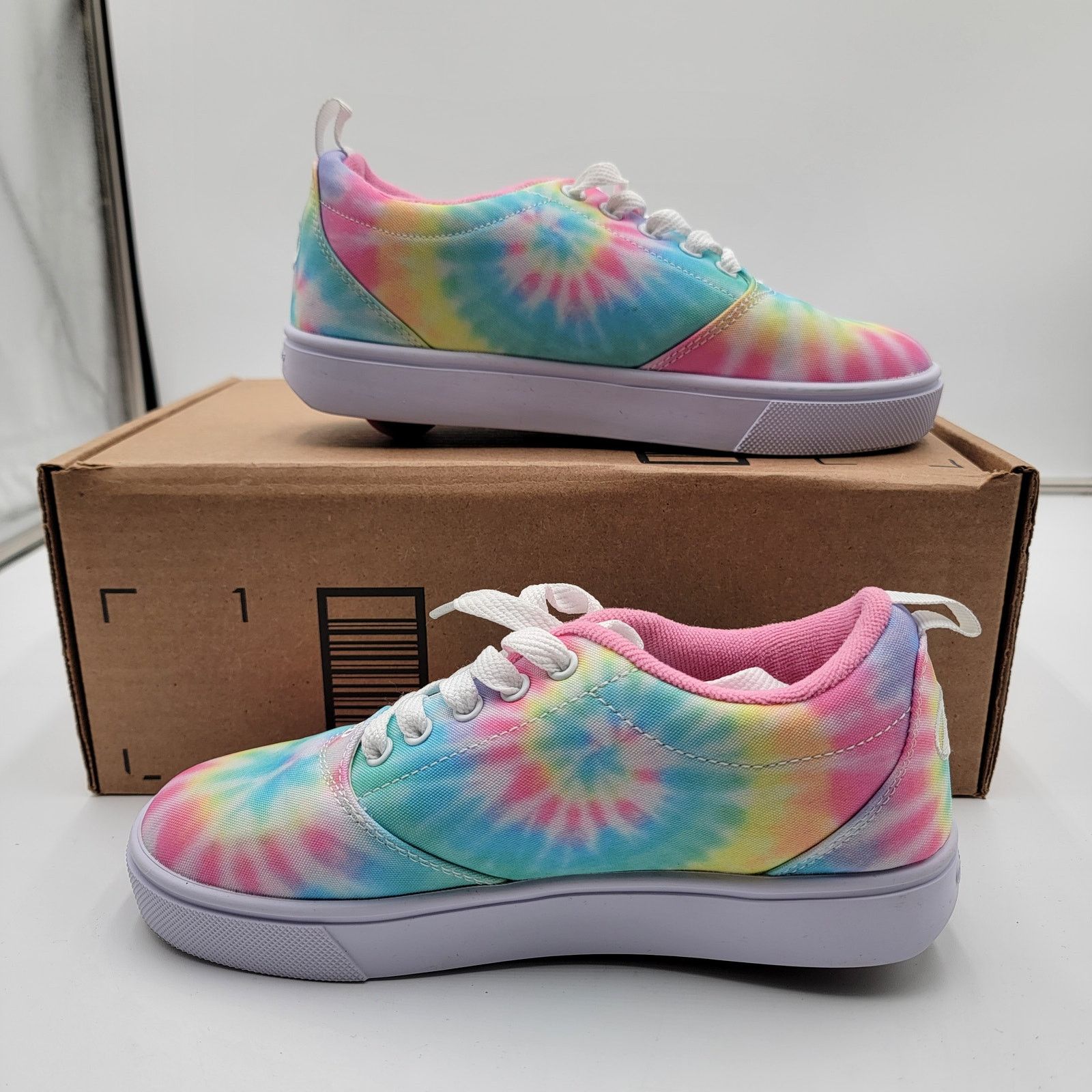 Heelys Heelys Pro 20 Ella Tie Dye Roller Shoes Size 5Y / 6W (128) Size US 6 / IT 36 - 2 Thumbnail
