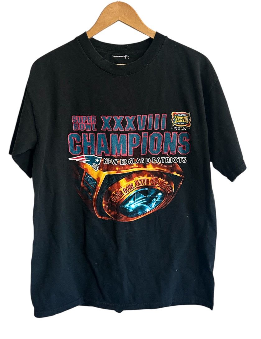 Vintage Vintage New England Patriots Super Bowl XXXVIII Shirt Size L Size US L / EU 52-54 / 3 - 1 Thumbnail