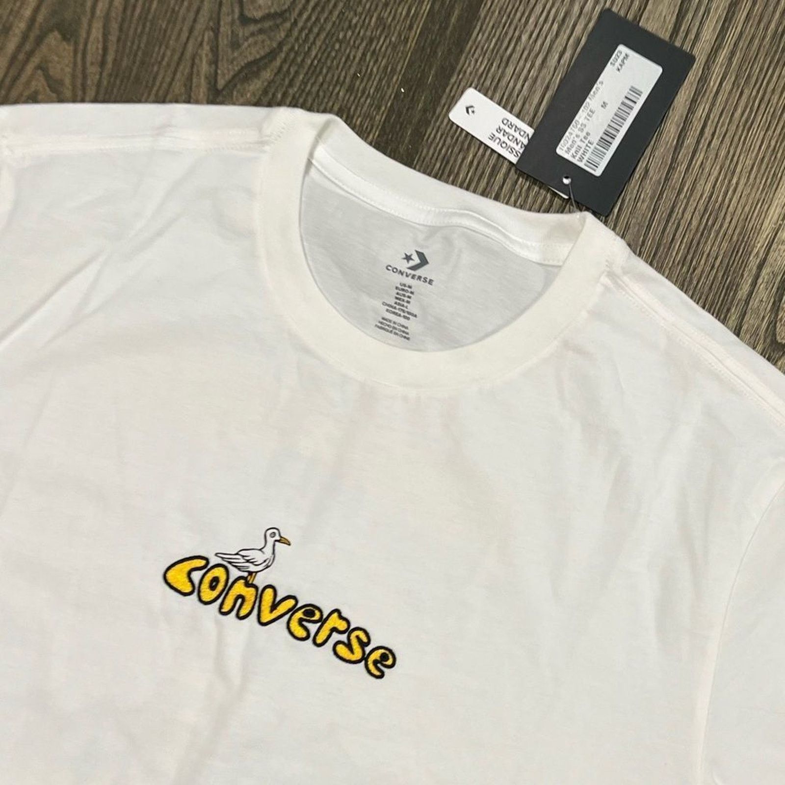 Converse NWT Converse Graphic T-Shirt Short Sleeve Knit Tee White M Size US M / EU 48-50 / 2 - 2 Thumbnail