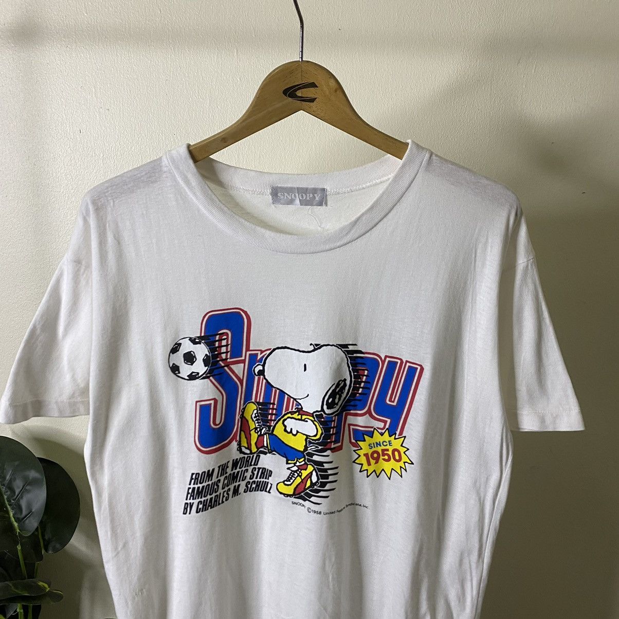 Vintage Vintage 1990s Peanuts Snoopy x Puma Collaboration Tee Size US M / EU 48-50 / 2 - 2 Thumbnail