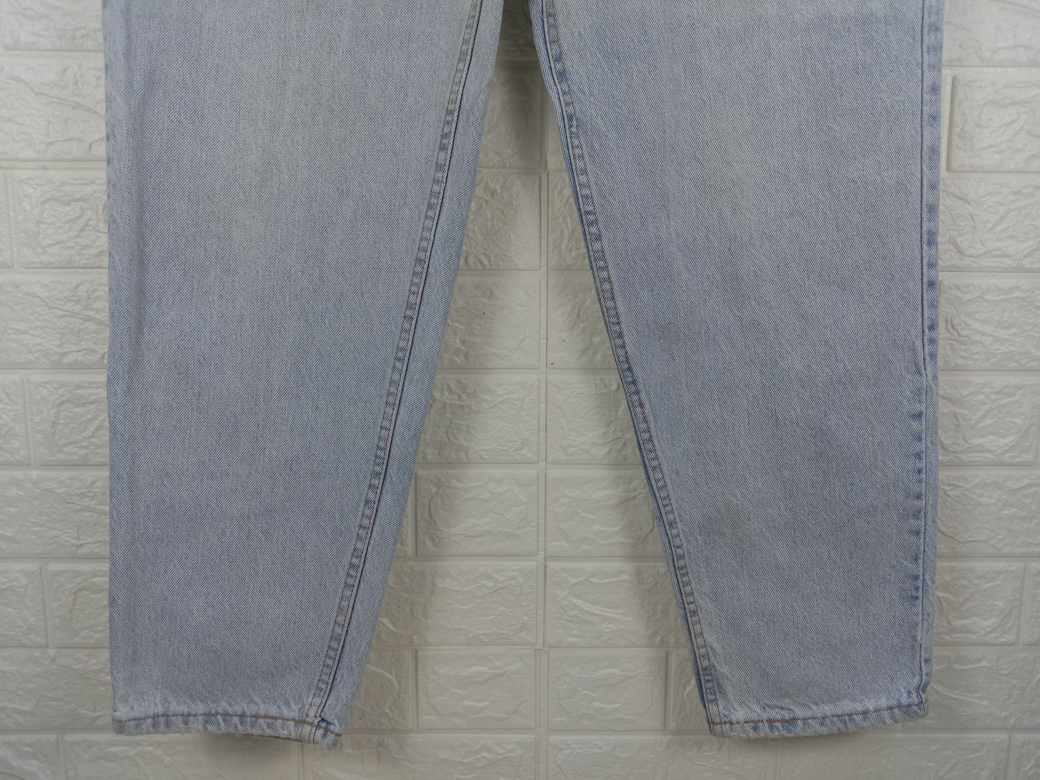 Levi's Vintage 90s Levi's 560 Orange Tab Jeans Light Wash Denim Size US 33 - 4 Thumbnail