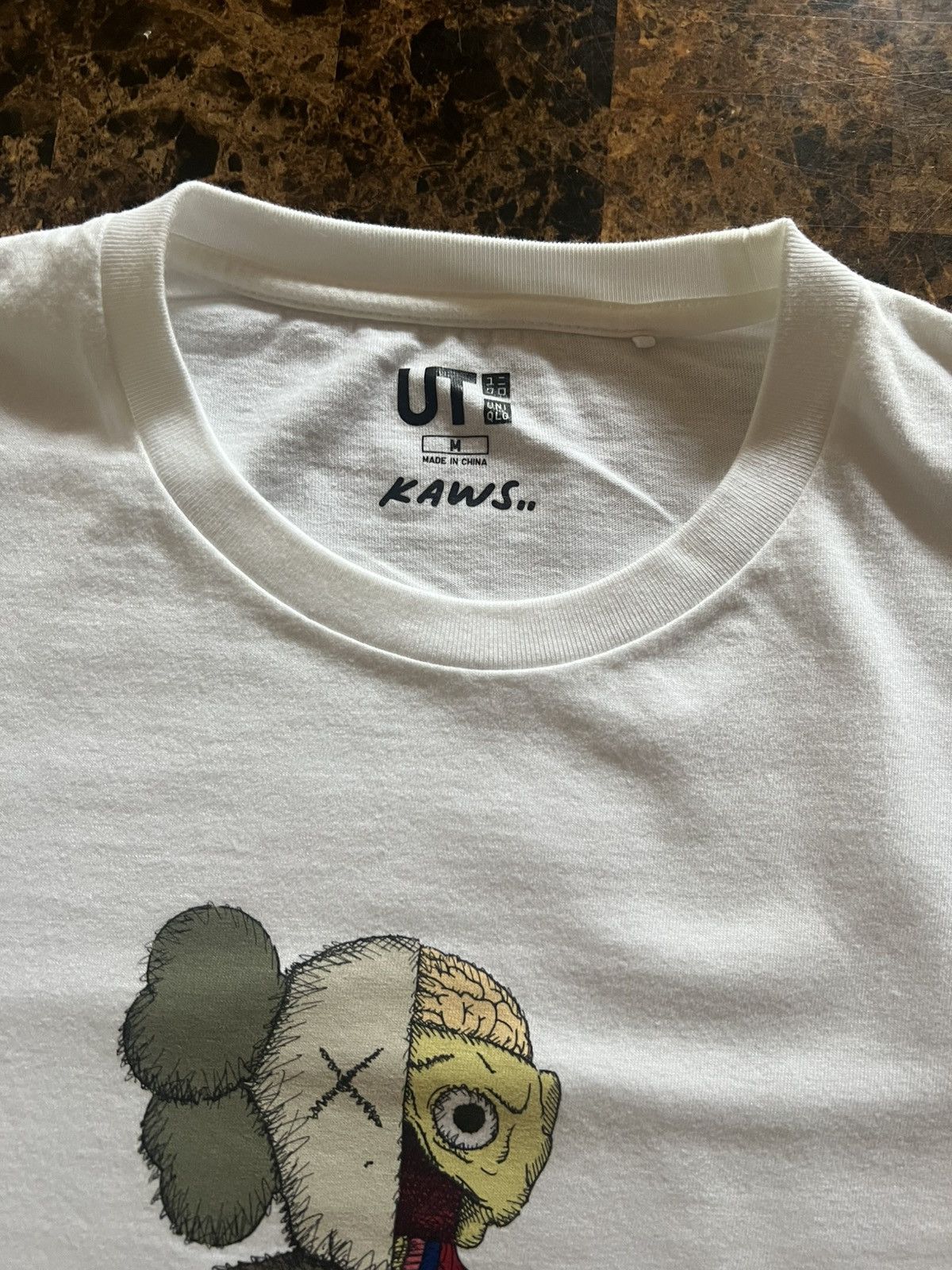 Kaws × Uniqlo Uniqlo x Kaws (Medium) Flayed Anatomy T-Shirt White Preowned Size US M / EU 48-50 / 2 - 2 Thumbnail