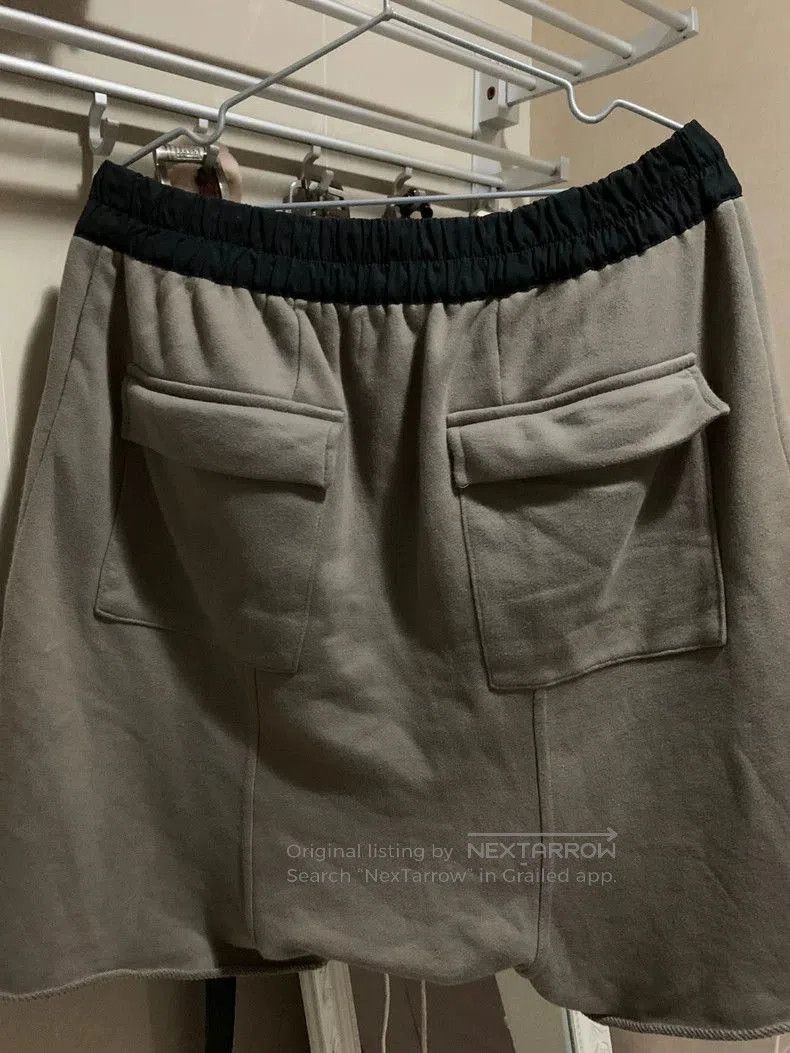 Fear of God Fear of God 3th Shorts Beige XL. Size US 32 / EU 48 - 2 Thumbnail