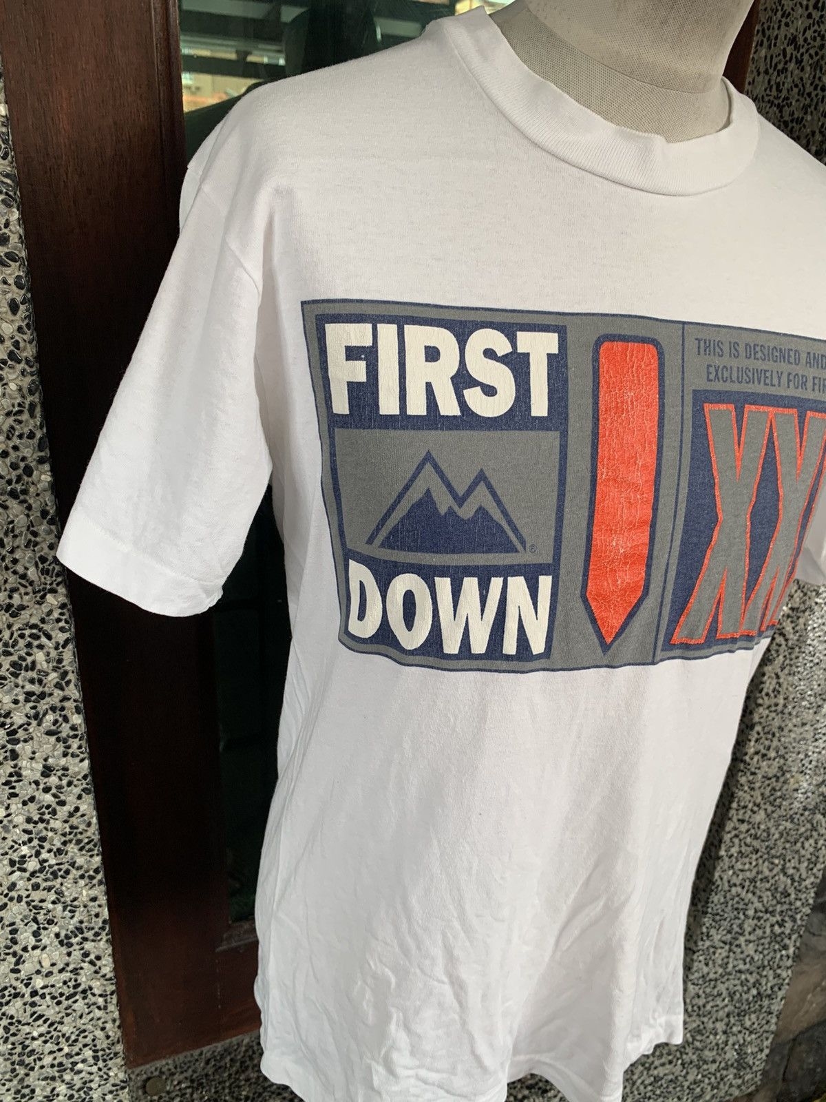 Vintage Vintage 90s First Down Big Logo T Shirt Size US M / EU 48-50 / 2 - 4 Thumbnail