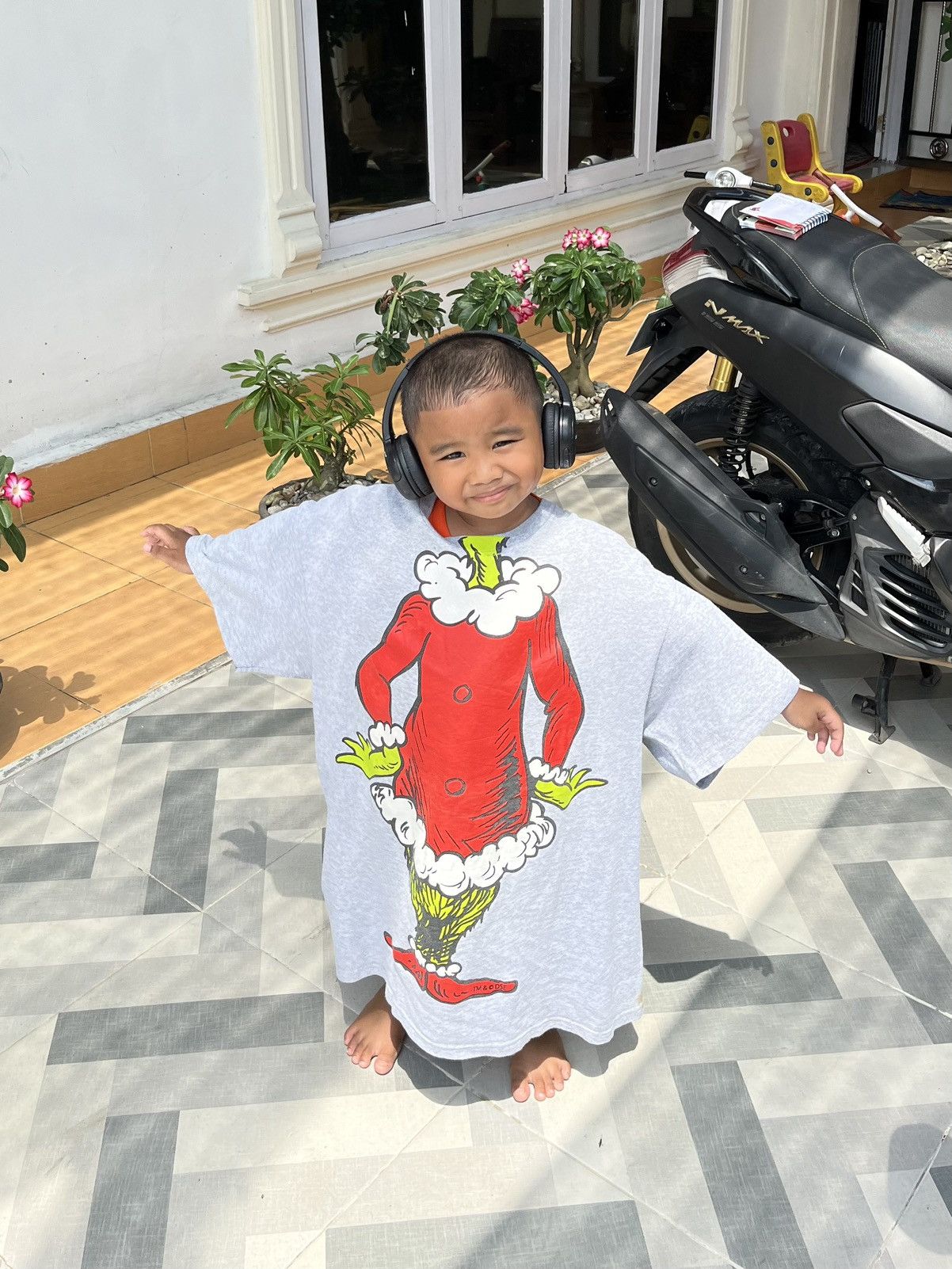 Japanese Brand Y2K Dr Seuss Santa Body Tees Size US L / EU 52-54 / 3 - 1 Thumbnail