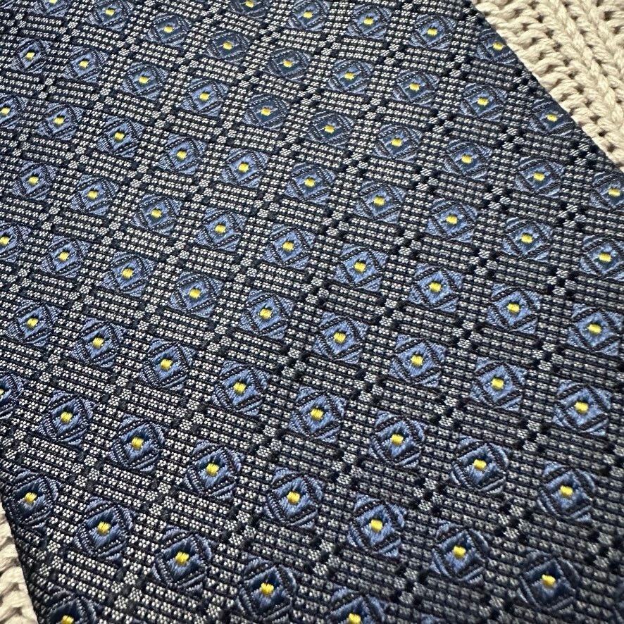 Saks Fifth Avenue Saks Fifth Avenue navy blue geometric Italian silk tie Size ONE SIZE - 2 Thumbnail