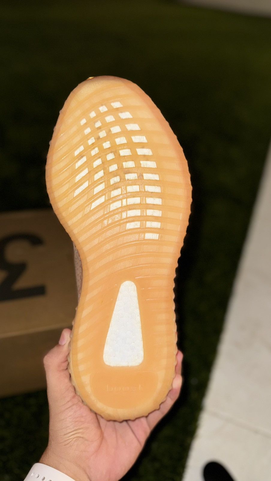 Adidas Yeezy 350 V2 Clay Size US 11 / EU 44 - 7 Thumbnail