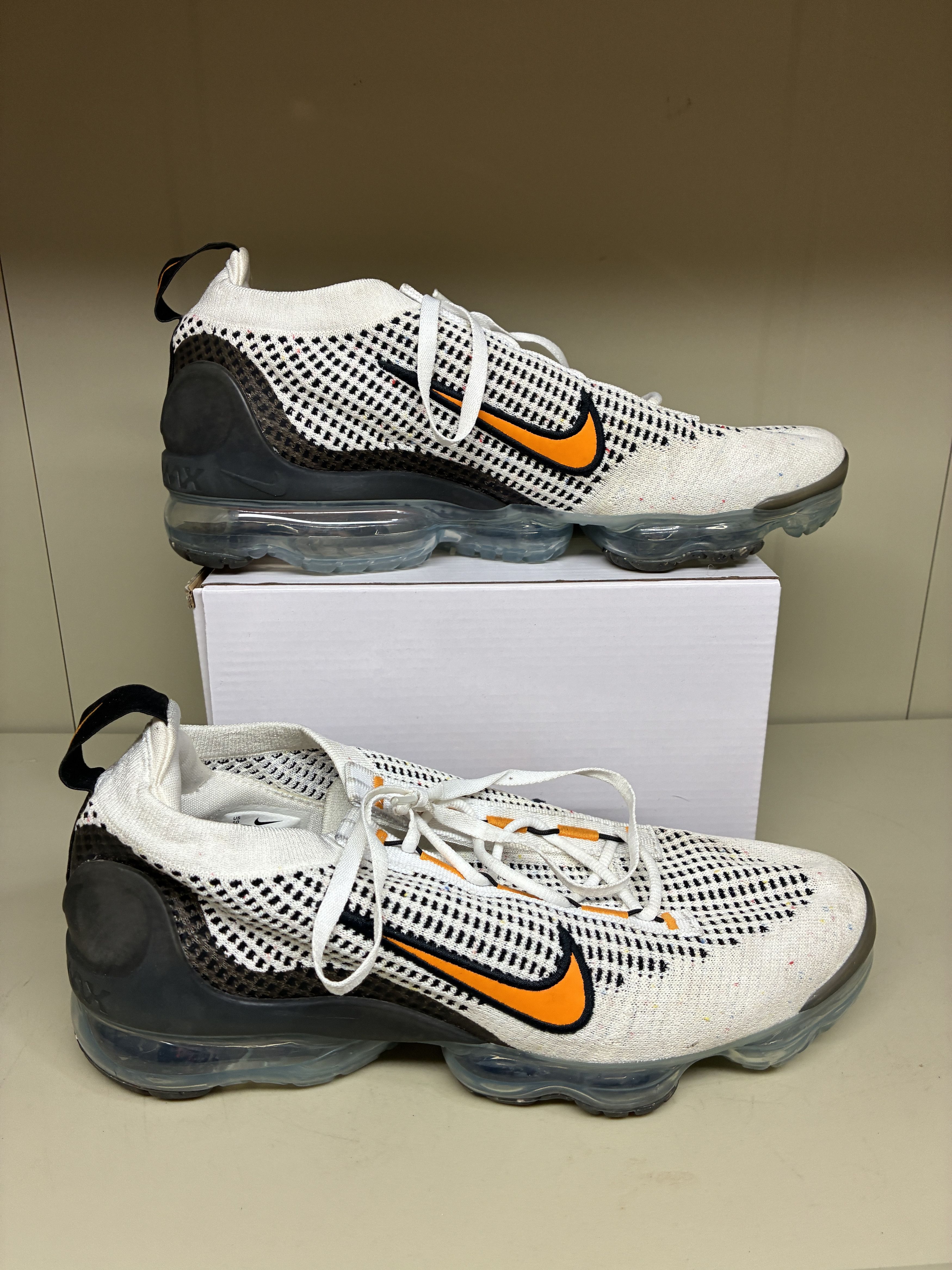 Nike Nike Air VaporMax 2021 Flyknit White Kumquat Men's Size 10 Size US 10 / EU 43 - 1 Thumbnail