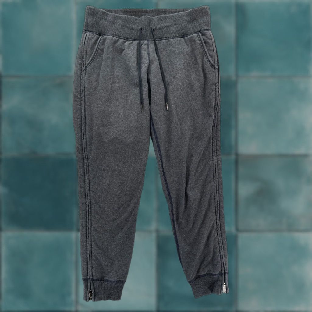 Lululemon Lululemon No Sweat Jogger Sweatpants Women 8 Gray Stretch Drawstring Side Zip Jogger Pants Regular Inseam 27 in Black? Gray Size 30" / US 8 / IT 44 - 1 Thumbnail
