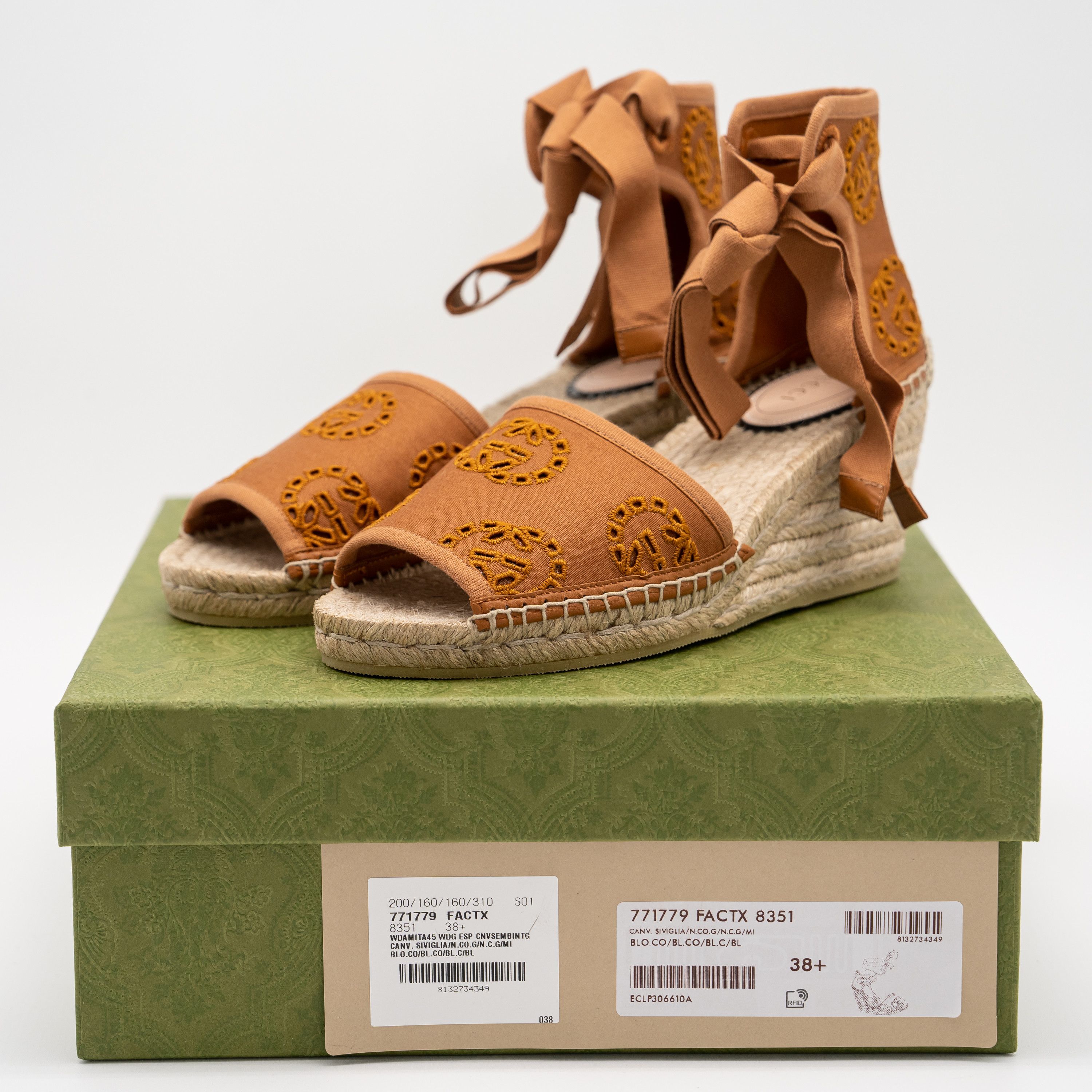 Gucci 38.5eu 8.5 US Gucci Canvas GG Espadrille Wedge Sandals Brown Size US 8.5 / IT 38.5 - 11 Thumbnail