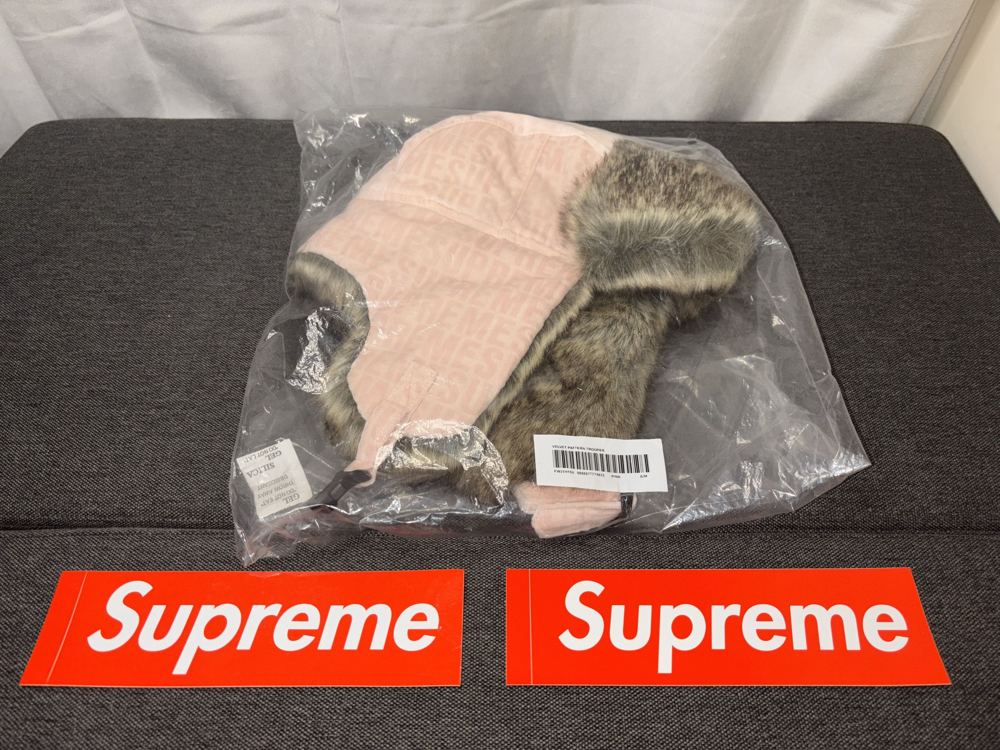 Supreme SUPREME Velvet Pattern Trooper Pink S/M FW21 FW21H156 Size ONE SIZE - 22 Thumbnail