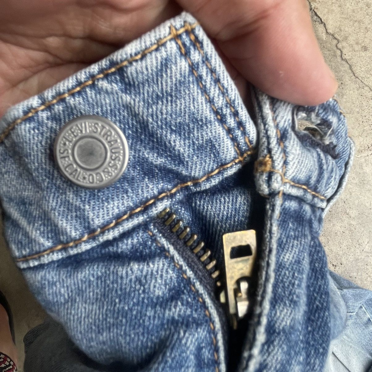Levi's Vintage Clothing 🔥Vintage Levis 541 Stoned Washed Ripped Distress Denim Jeans Size US 29 - 9 Thumbnail