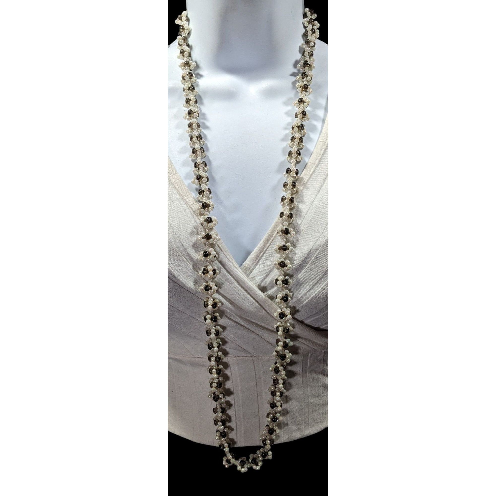 Other Handmade Floral Black And White Beaded Necklace Size ONE SIZE - 2 Thumbnail