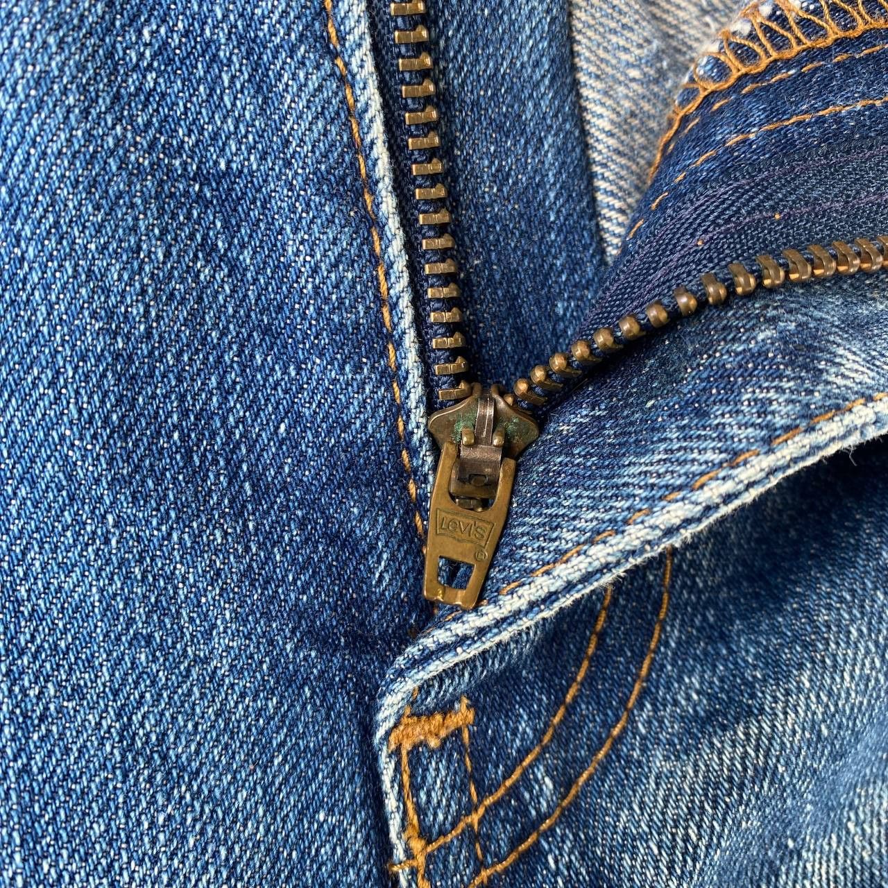 Levi's Vintage Clothing W32X29" VINTAGE LEVIS 505 DISTRESSED DIRTY DENIM J09-01 Size US 32 / EU 48 - 10 Thumbnail