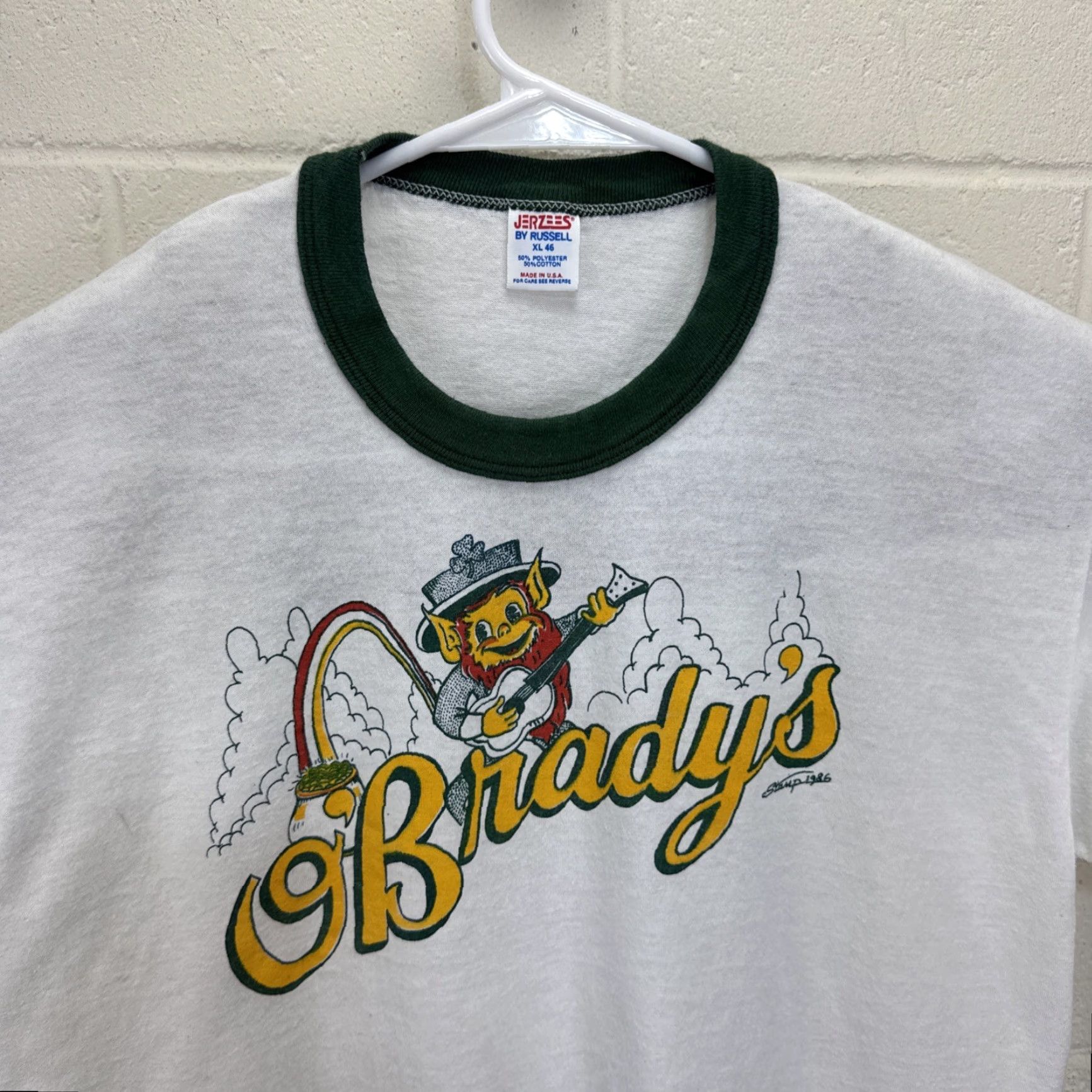 Jerzees VINTAGE Jerzees T-Shirt XL White Leprechaun Rainbow 80s Pot Of Gold Graphic Print Crew Neck Short Sleeve Men Mens Size US XL / EU 56 / 4 - 7 Thumbnail