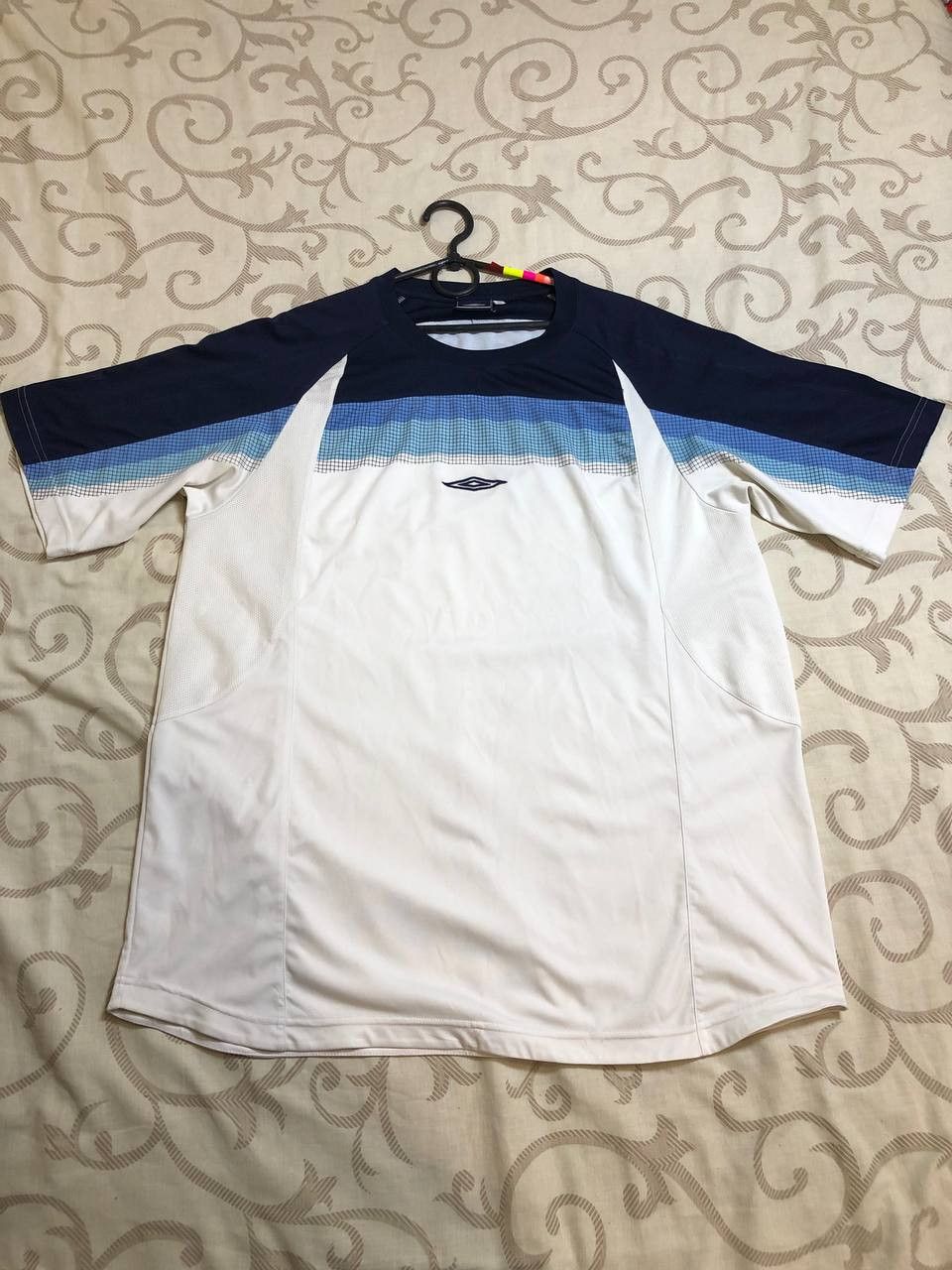 Umbro Umbro Vintage 00s Center Logo Tee Blokecore streetwear Size US XL / EU 56 / 4 - 1 Thumbnail