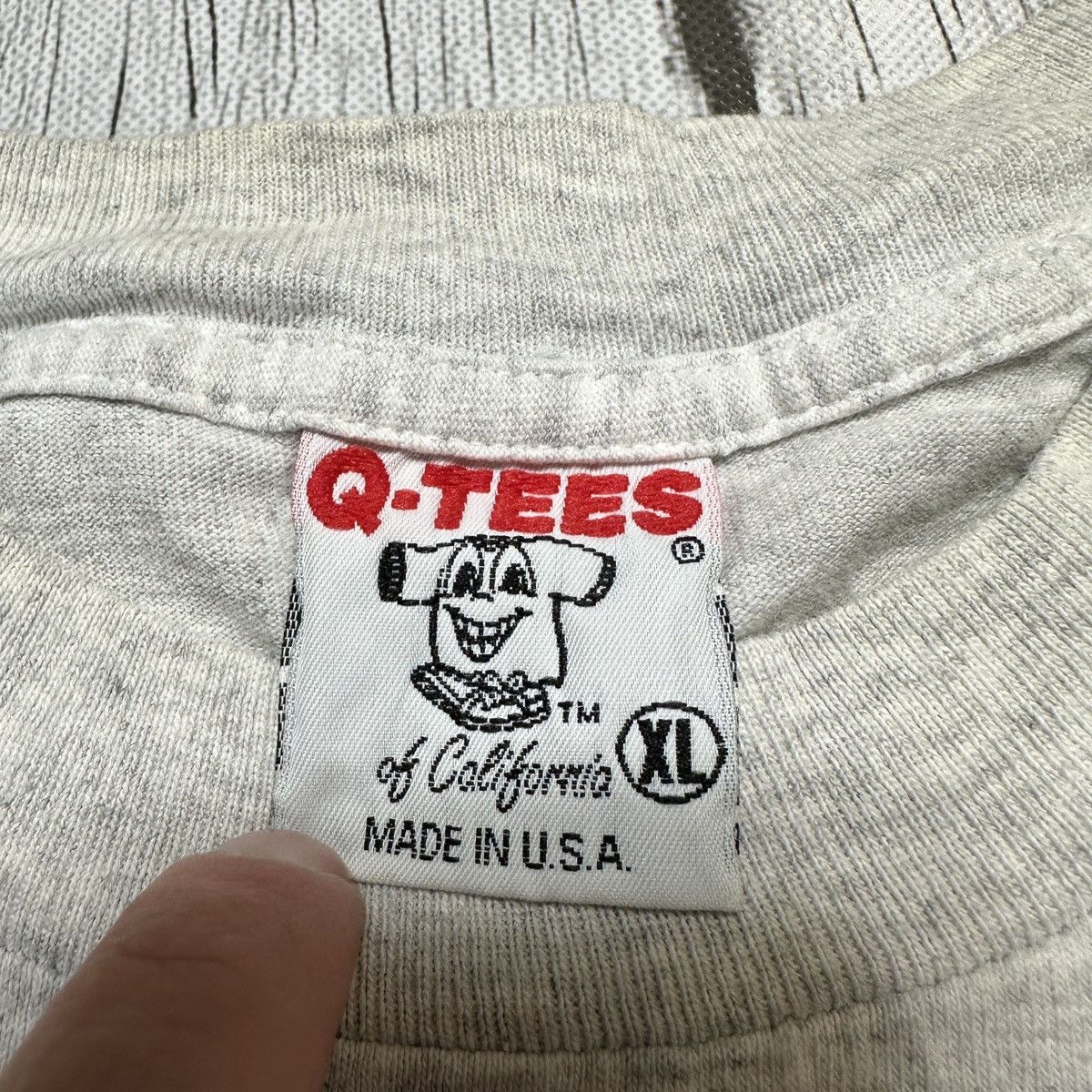 Vintage Vintage Comic Relief tee Size US XL / EU 56 / 4 - 5 Thumbnail
