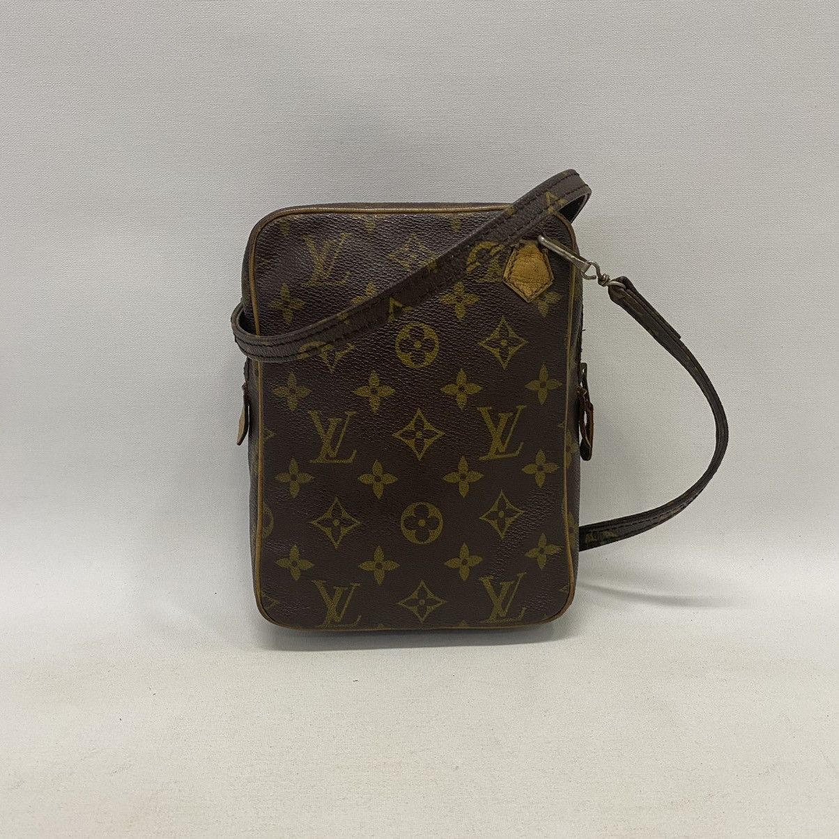 Vintage ‼️YES‼️AUTH. VINTAGE LOUIS VUITTON MINI DANUBE SHOULDER BAG Size ONE SIZE - 3 Thumbnail