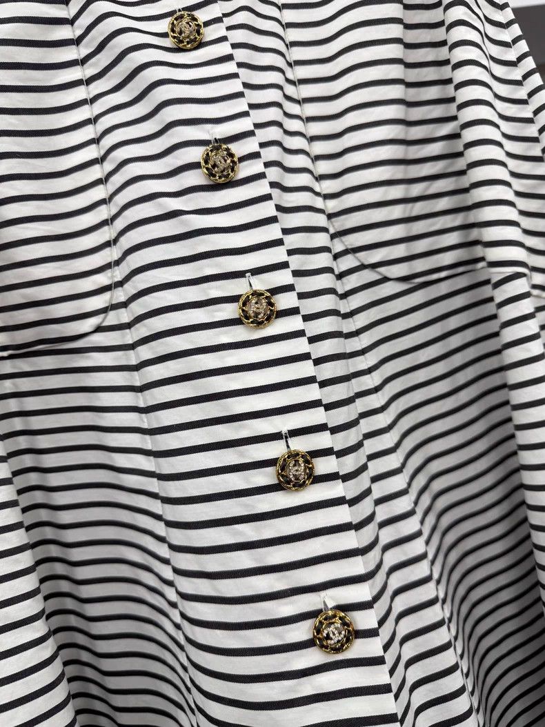Chanel Chanel Black and white striped skirt Size 42" / US 20 - 2 Thumbnail
