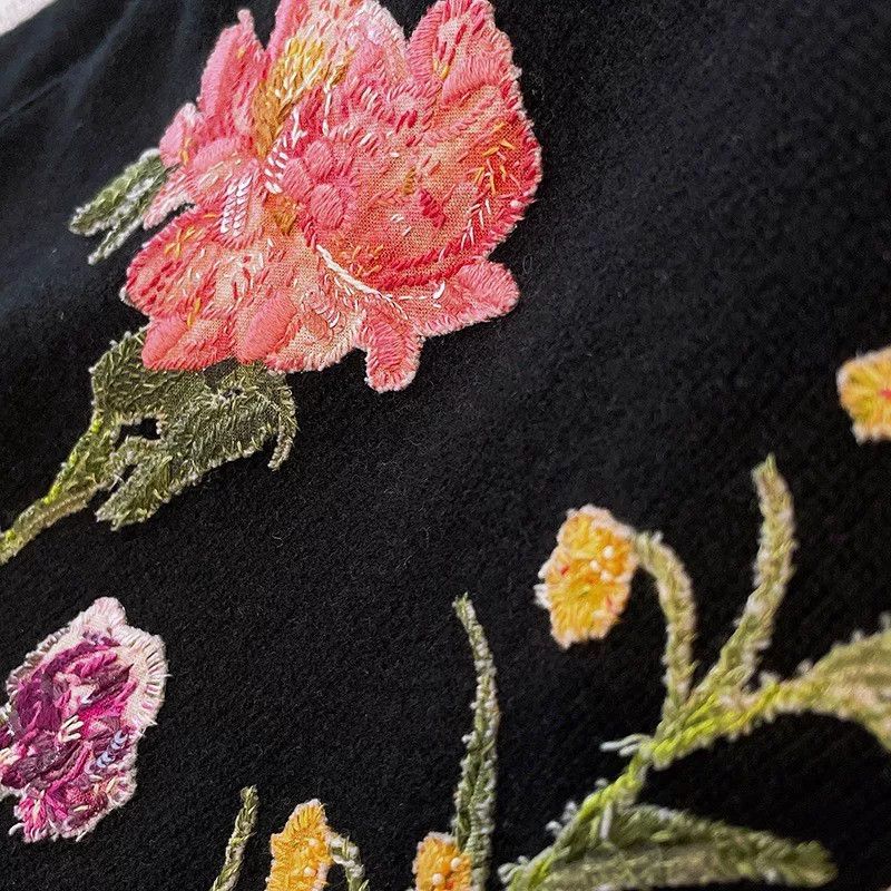 Valentino Valentino Sequin Embroidered Cashmere Sweater Size US XS / EU 42 / 0 - 1 Thumbnail