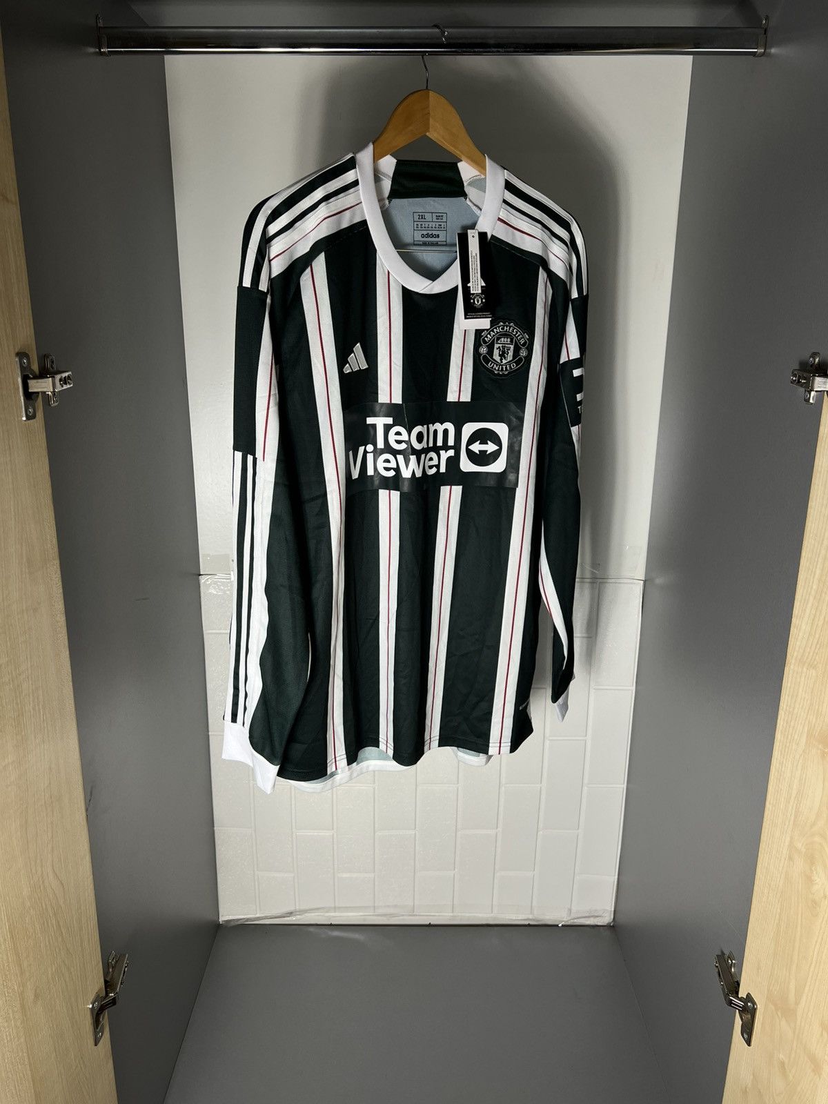 Vintage VERY RARE ADIDAS FC MANCHESTER UNITED ENGLAND SOCCER JERSEY Size US XXL / EU 58 / 5 - 10 Thumbnail