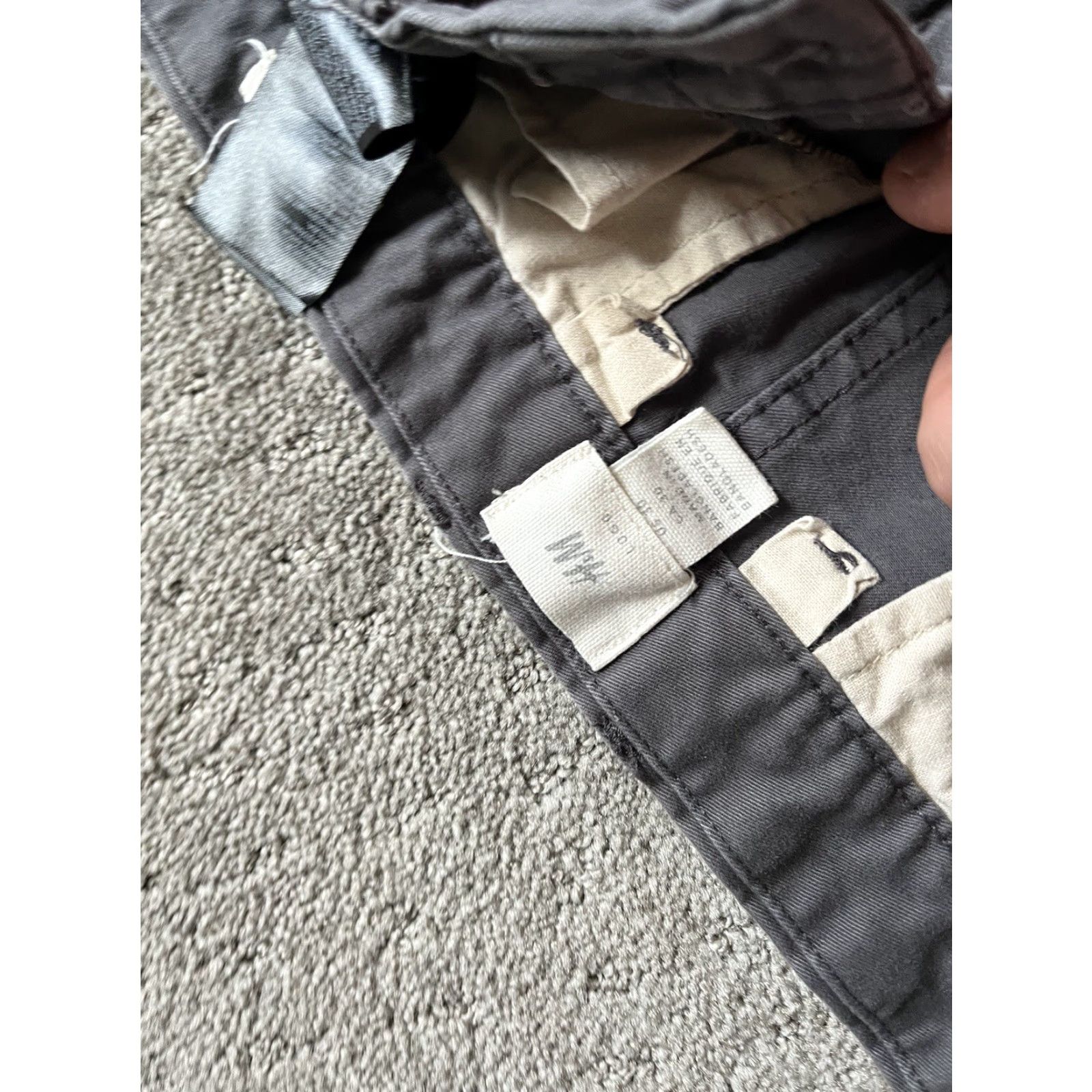 H&M H.M. L.o.o.g Skinny Fit Zip Fly Gray Solid Men's Jeans Size 30 Size US 30 / EU 46 - 6 Thumbnail