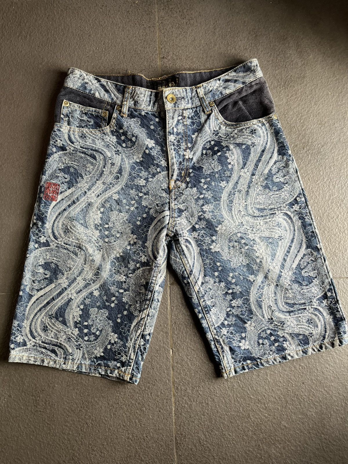 Karakuri Tamashii Japanese Great Wave and Sakura embroidery Jorts Y2K Size US 32 / EU 48 - 1 Thumbnail