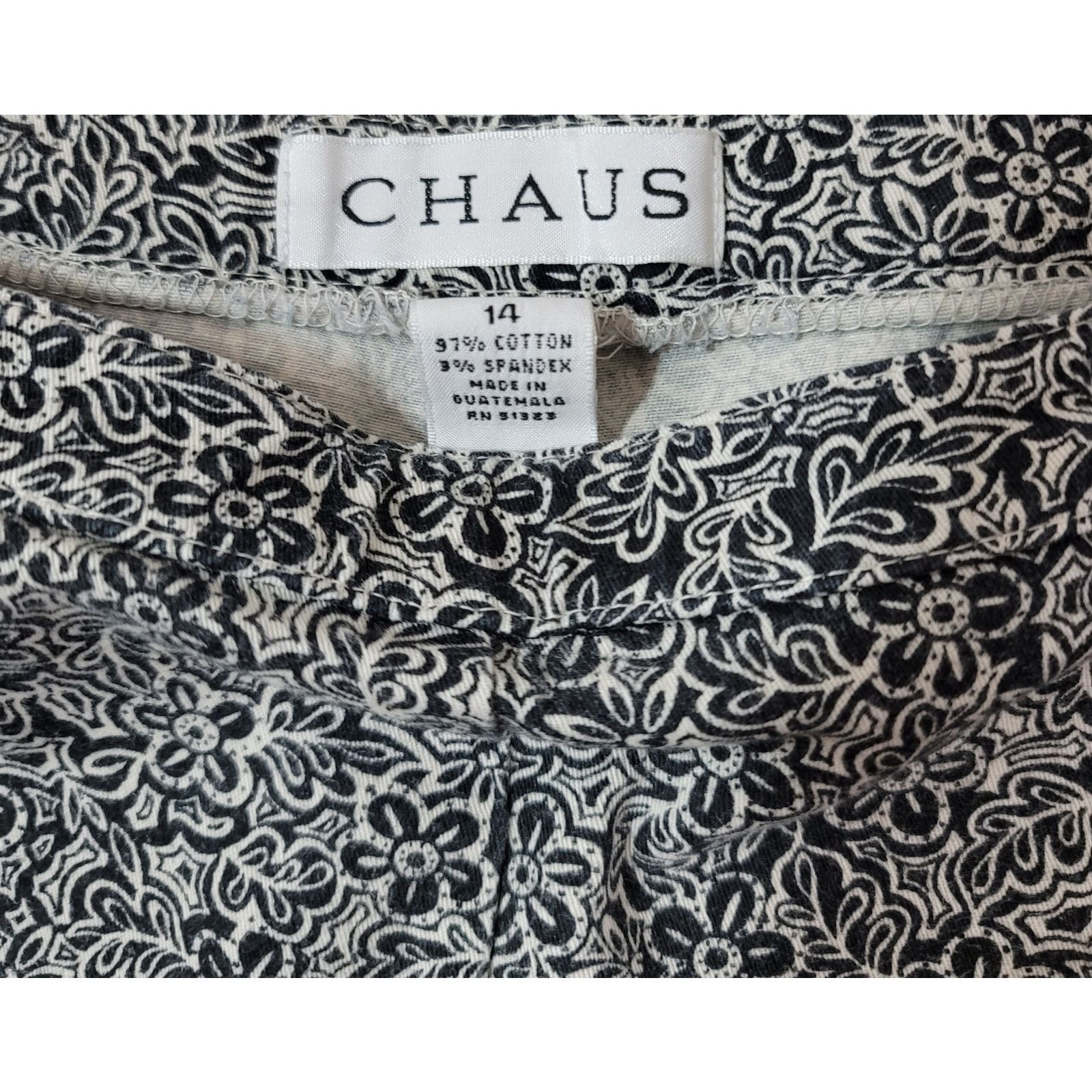 Other Chaus Black White Floral Womens Capri 14 Side Zip Flat Front Size 36" / US 14 / IT 50 - 5 Thumbnail