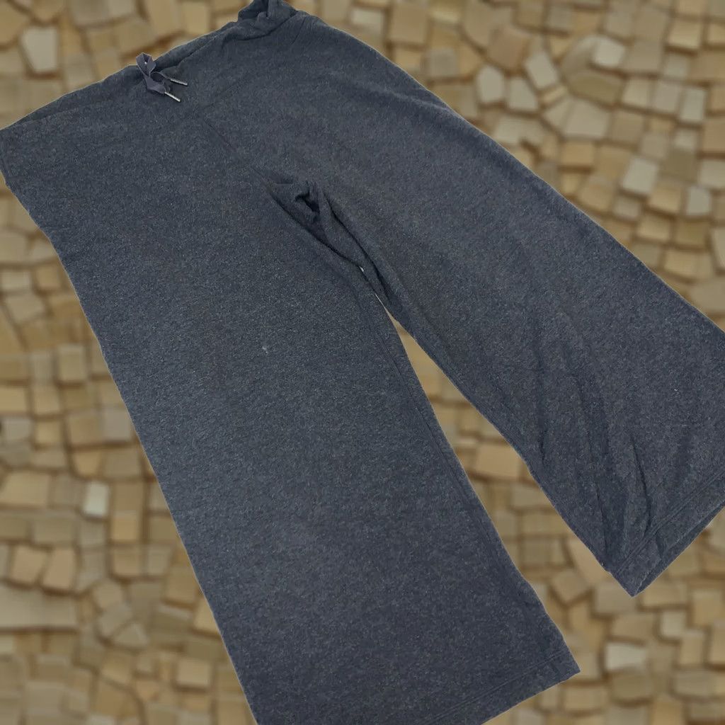 Lululemon Lululemon Pants Womens 12 Gray Women Cropped Wide Leg Yoga Size Reg SOFT Lounge Size 34" / US 12 / IT 48 - 1 Thumbnail