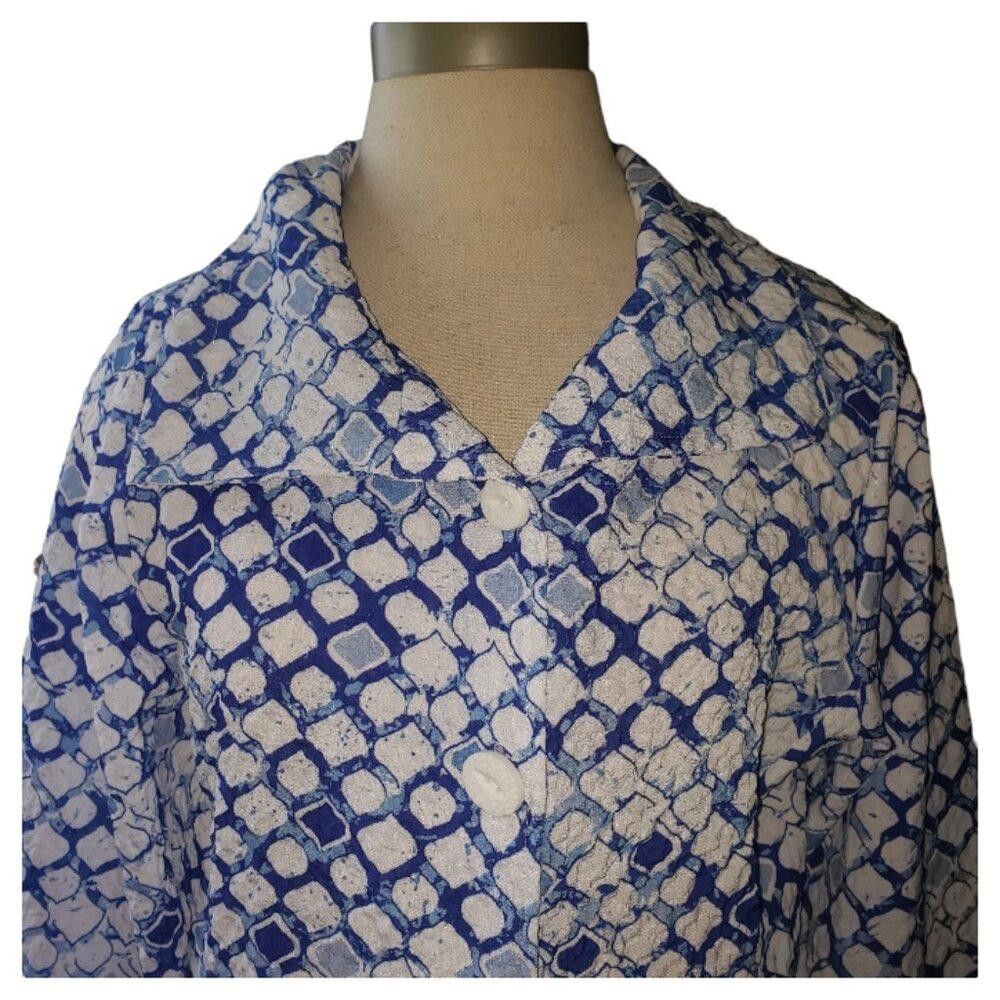 Designer CT1626 Ethyl Blue and White button Down Top M Size M / US 6-8 / IT 42-44 - 2 Thumbnail