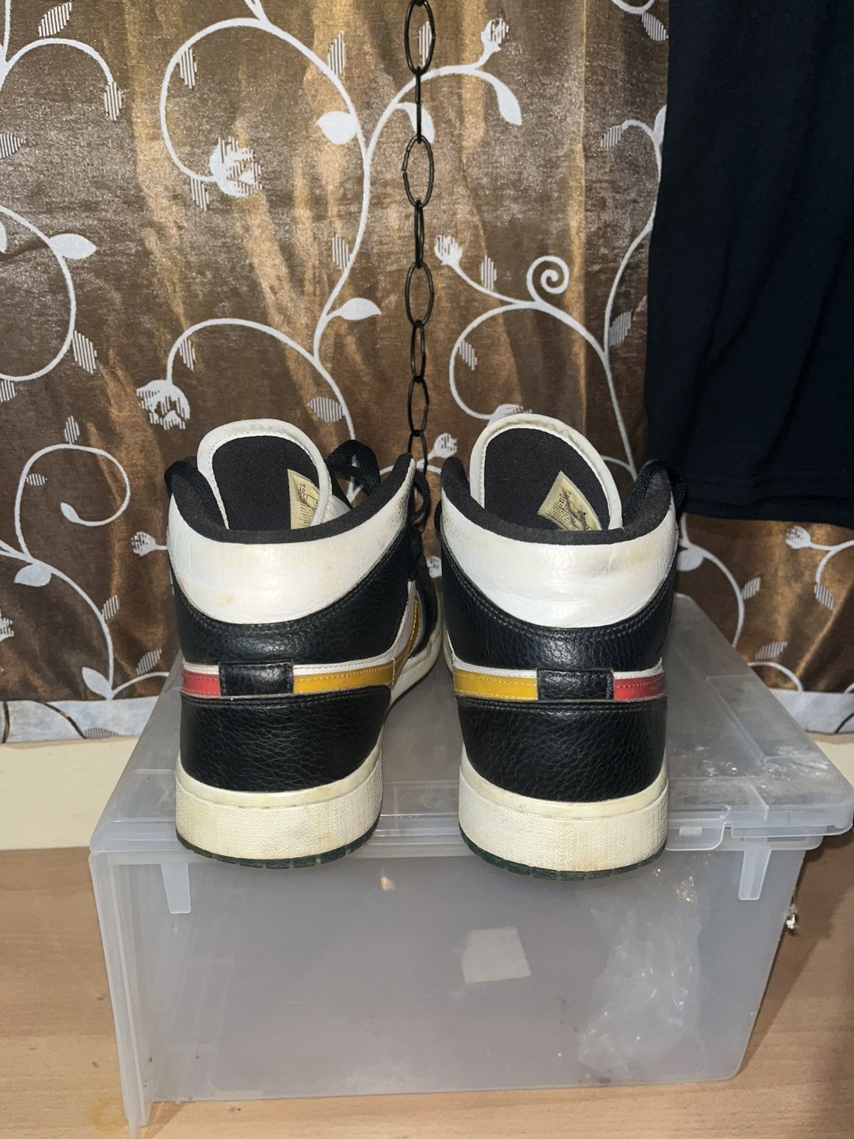 Jordan Brand × Nike Jordan 1 mid alternate Size US 9 / EU 42 - 6 Thumbnail