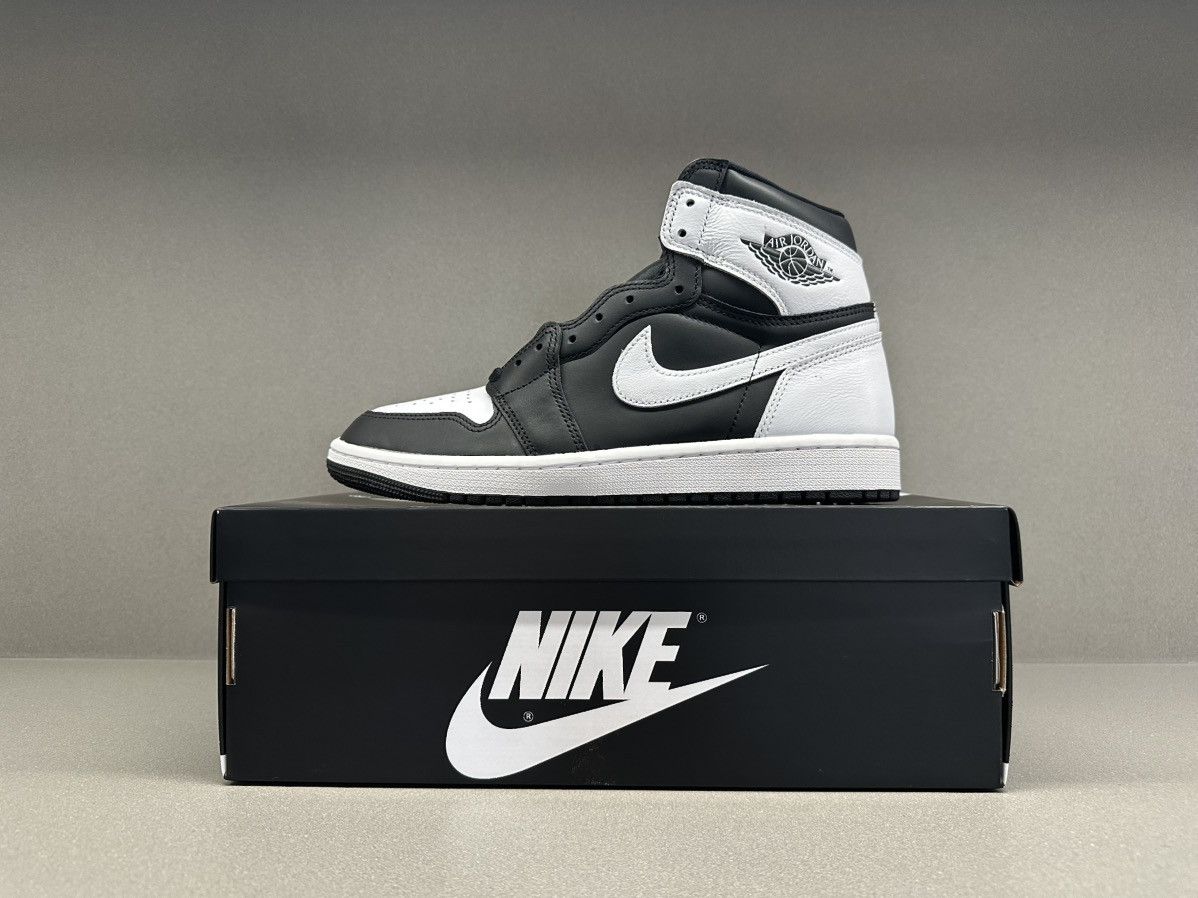 Jordan Brand Jordan 1 Retro High OG Black White Size US 9 / EU 42 - 2 Thumbnail