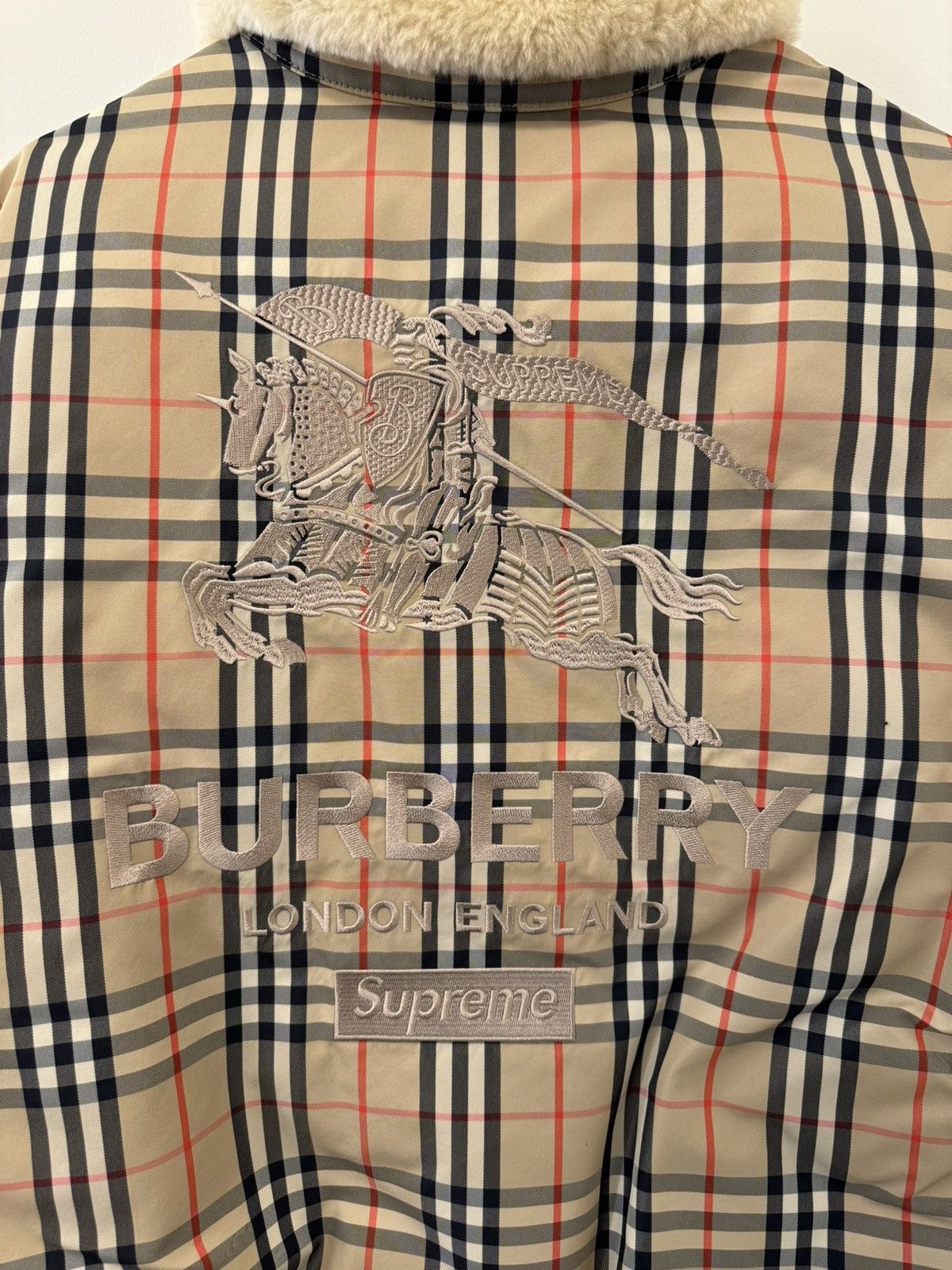 ジャケット・アウター Supreme Burberry Down Puffer Jacket Supreme Burberry Shearling Collar Down Puffer Jacket Beige