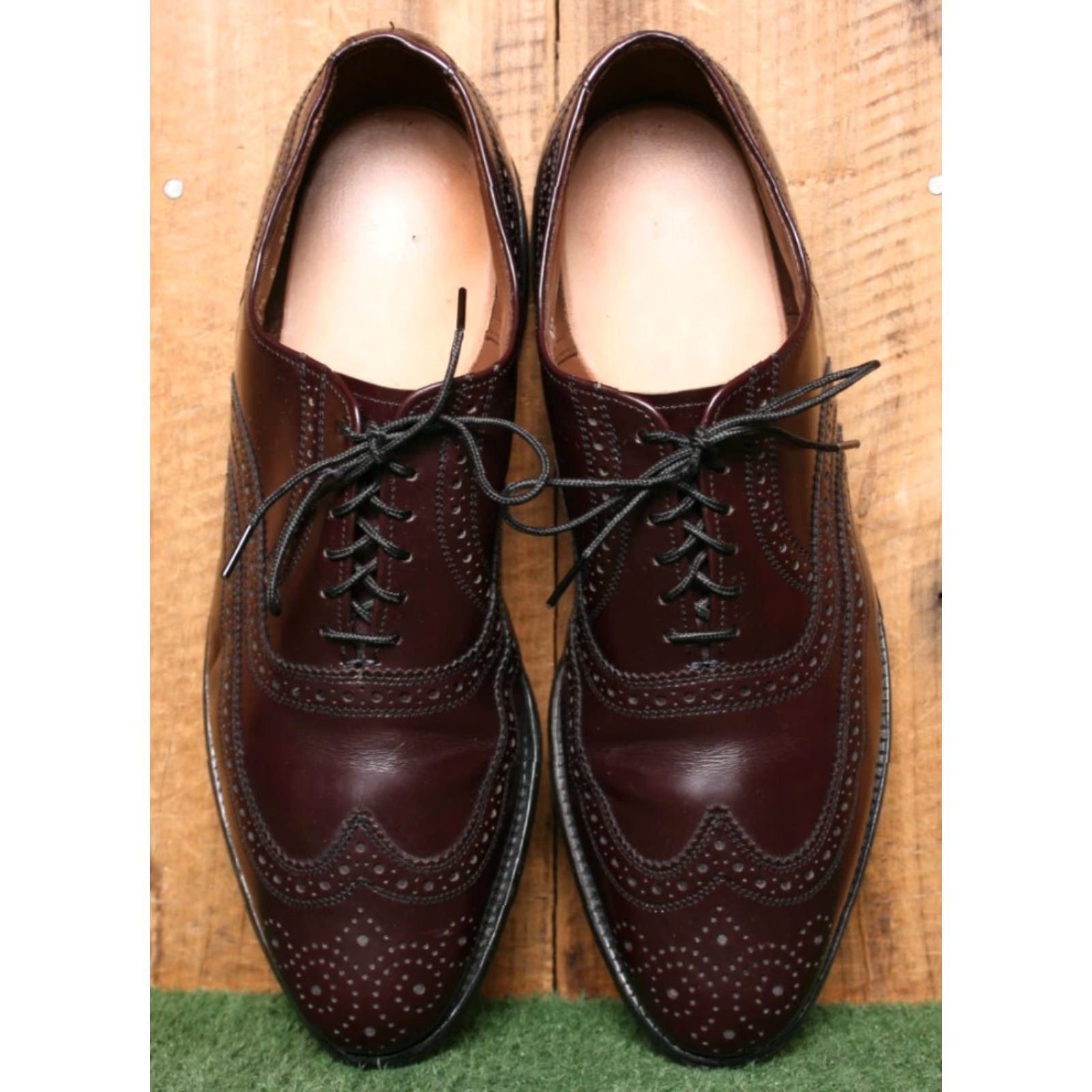 Allen Edmonds ALLEN EDMONDS Lloyd Burgundy Leather Brogue Wingtip Oxfords Sz. 9.5 C Dress Shoe Men Oxford Shoes Burgundy Leather Size US 10 / EU 43 - 5 Thumbnail