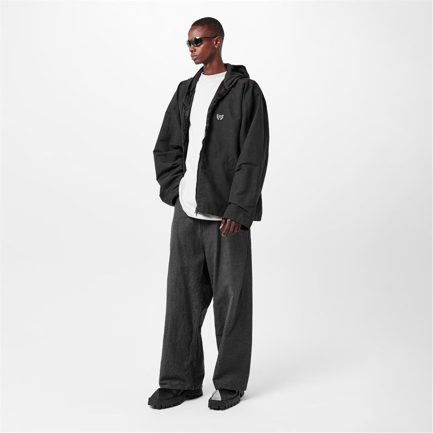 Balenciaga o1g2r1mq0226 Zip Hoodie In Black Size US S / EU 44-46 / 1 - 6 Thumbnail