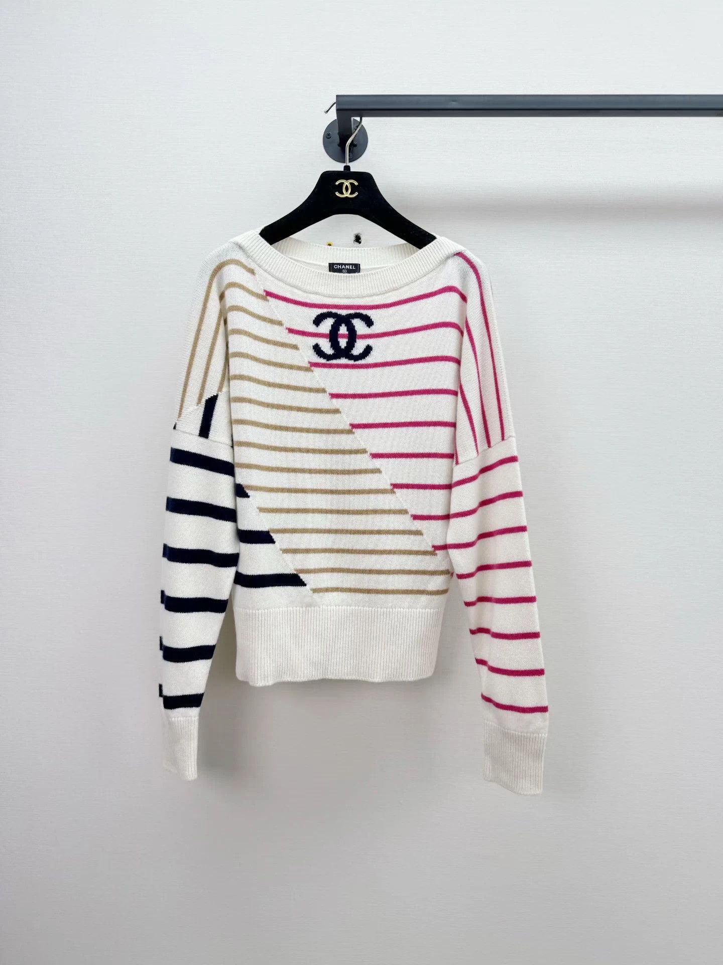Chanel Chanel Stripe Cashmere Sweater 34 Almost New Size XS / US 0-2 / IT 36-38 - 1 Thumbnail
