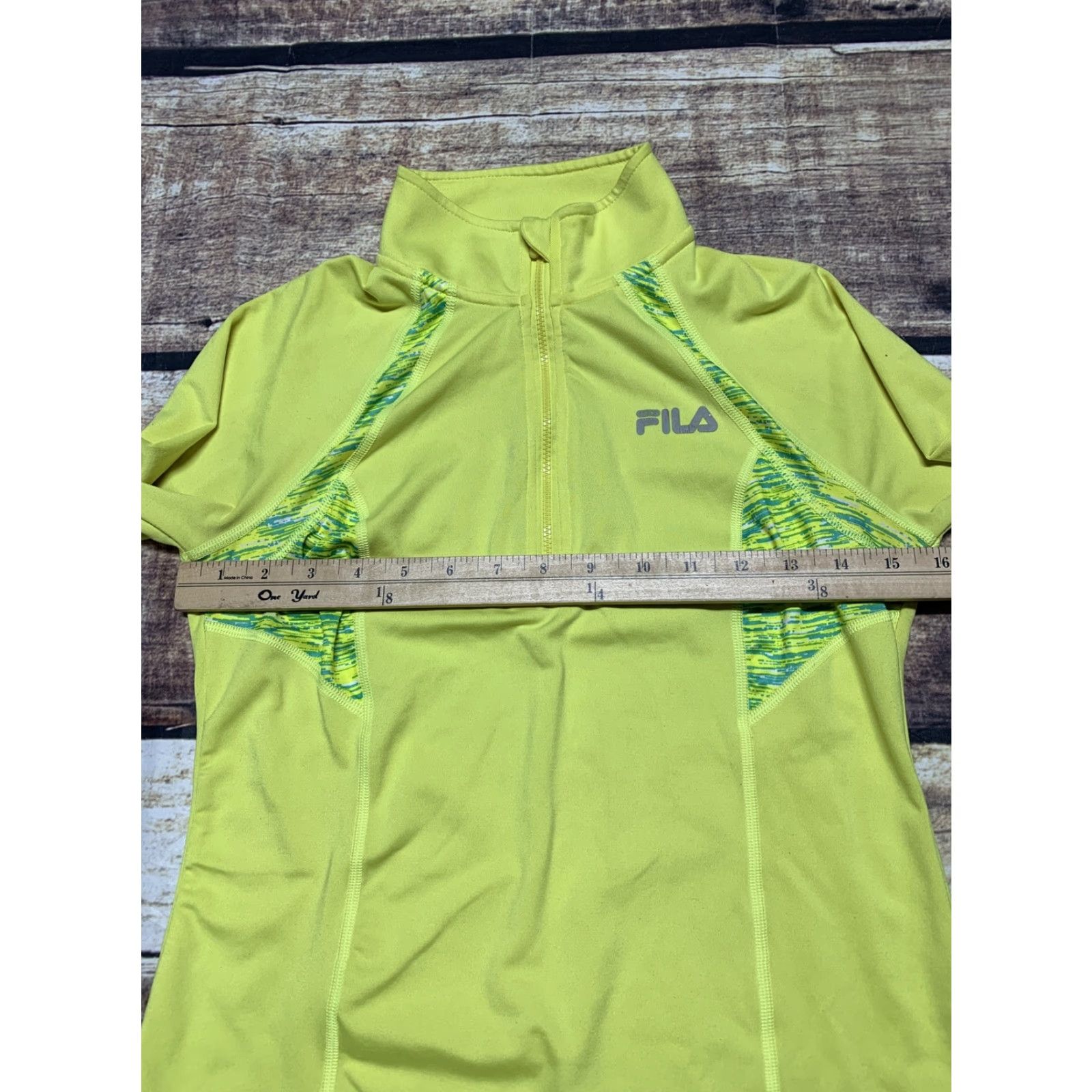 Fila FILA Sport Shirt Running Long Sleeve XS 1/4 Zip Yellow Thumb Holes Women Shirt Pullover Mock Neck 92% Polyester 8% Spandex Activewear Yellow/XS Womens Size XS / US 0-2 / IT 36-38 - 4 Thumbnail