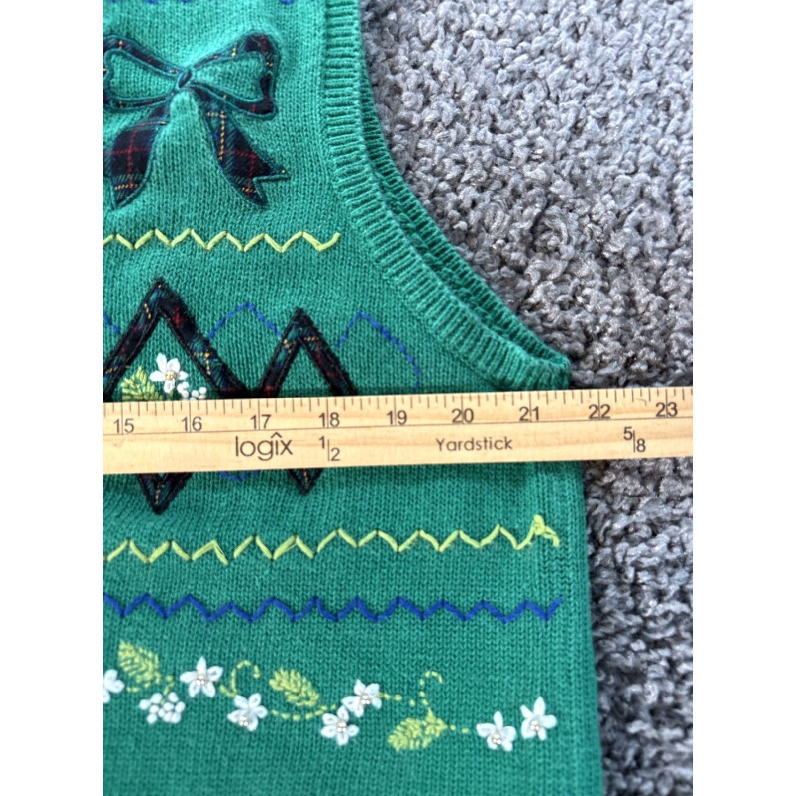 Vintage VINTAGE Alfred Dunner Sweater Vest Womens Large L Green Dog Embroidered Knit Ramie 90s Holiday Christmas Winter"} Size L / US 10 / IT 46 - 3 Thumbnail