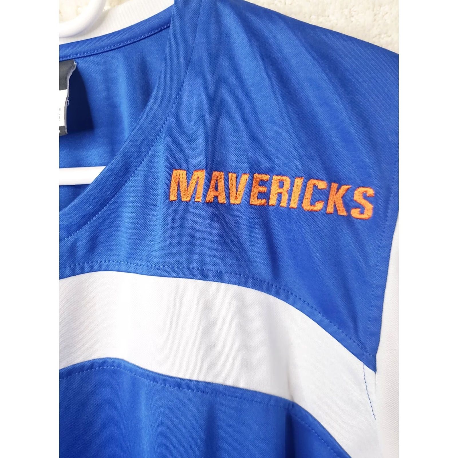 Nike Nike Team Dri-Fit Mavericks Polo Shirt Mens Blue White V-Neck Short Sleeve Embroidered Logo Size US 31 - 5 Thumbnail