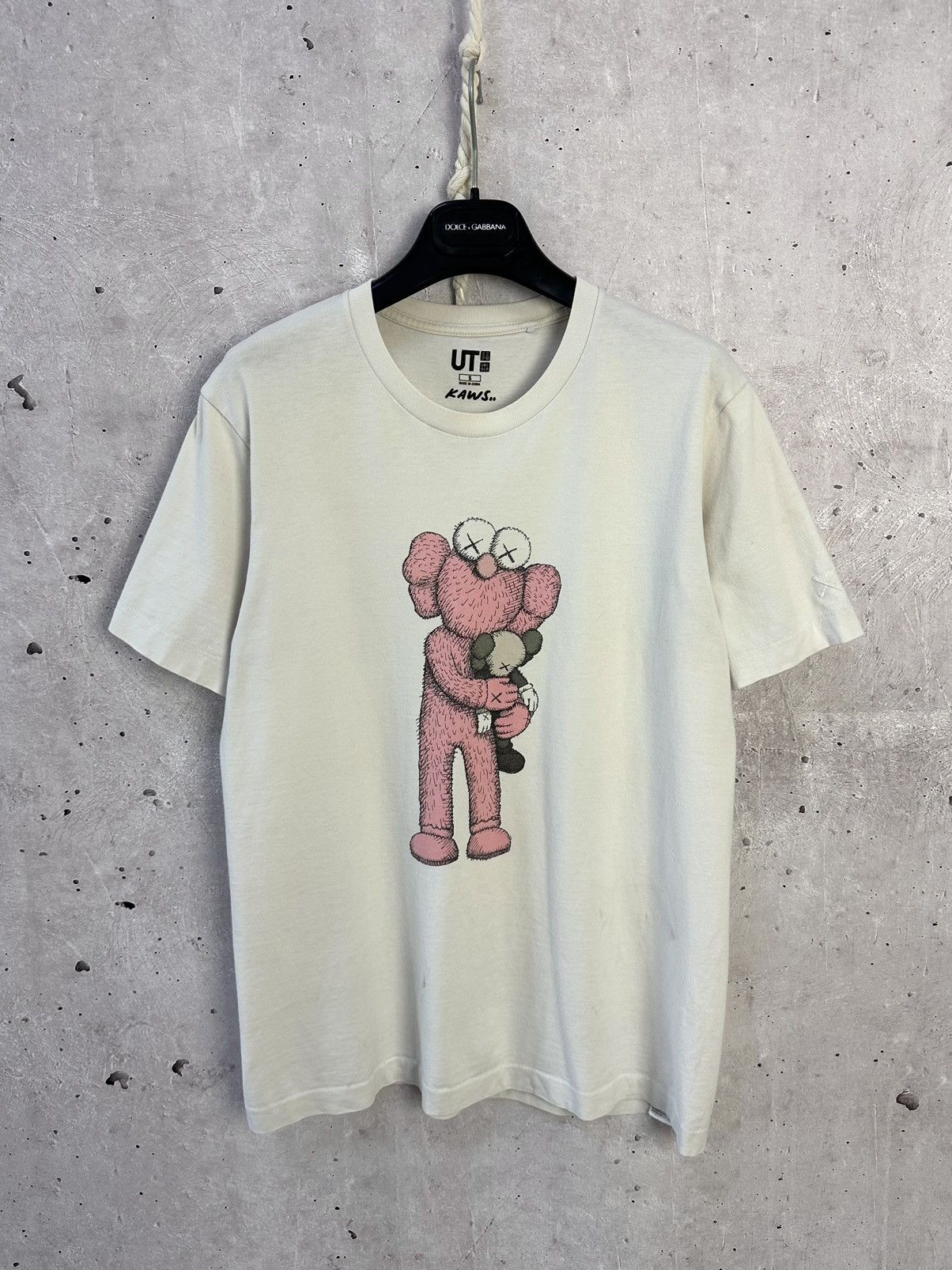 Kaws × Uniqlo Uniqlo Kaws Printed Short Sleeve Tee Size US S / EU 44-46 / 1 - 1 Thumbnail